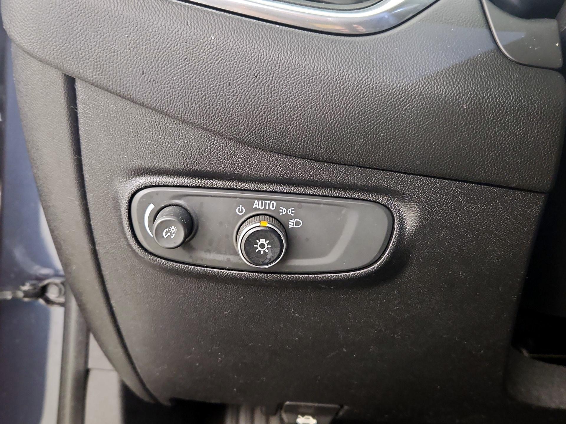 Thumbnail: 2018 Chevrolet Equinox - 13