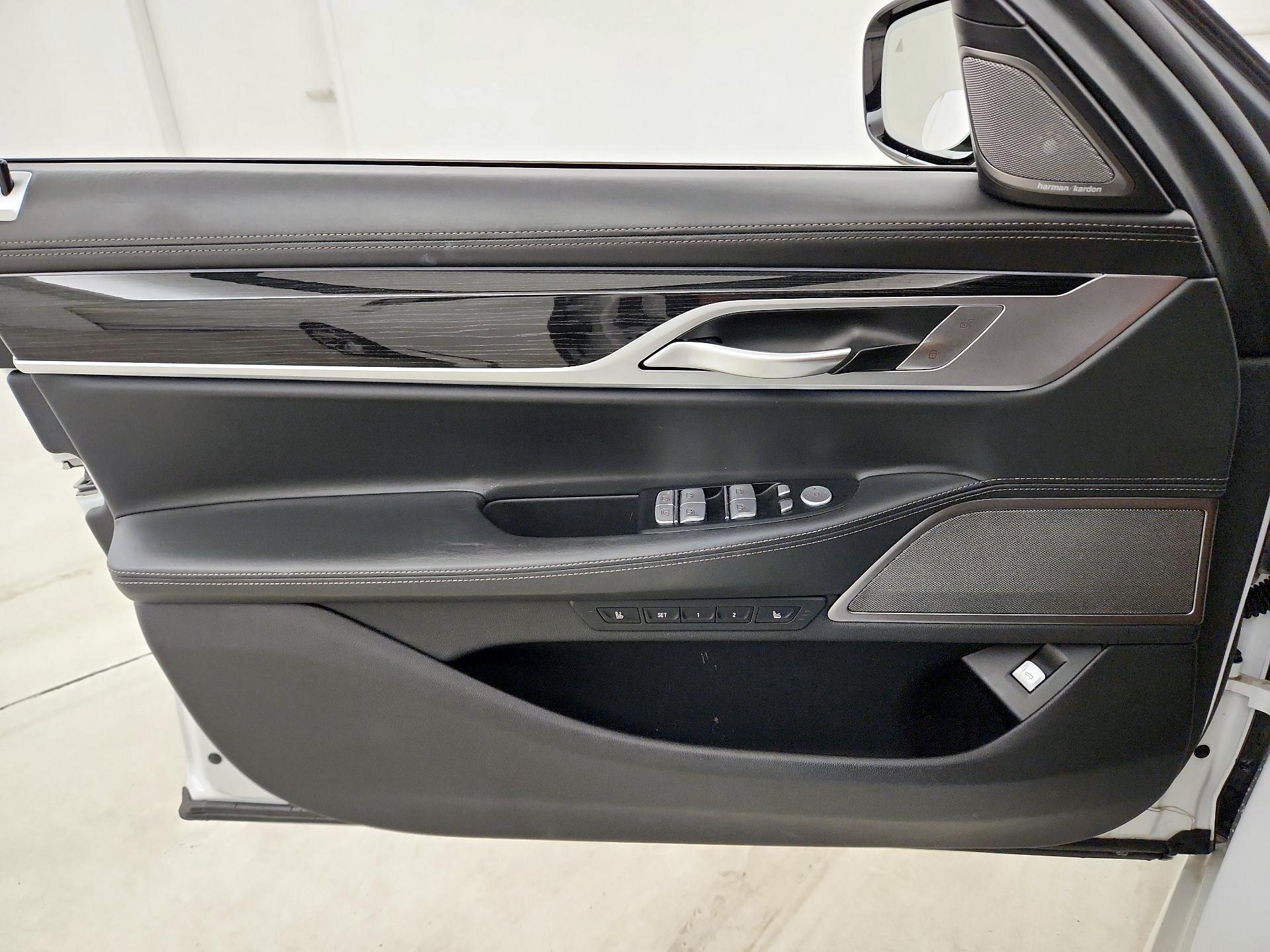Thumbnail: 2019 BMW 7 Series - 12