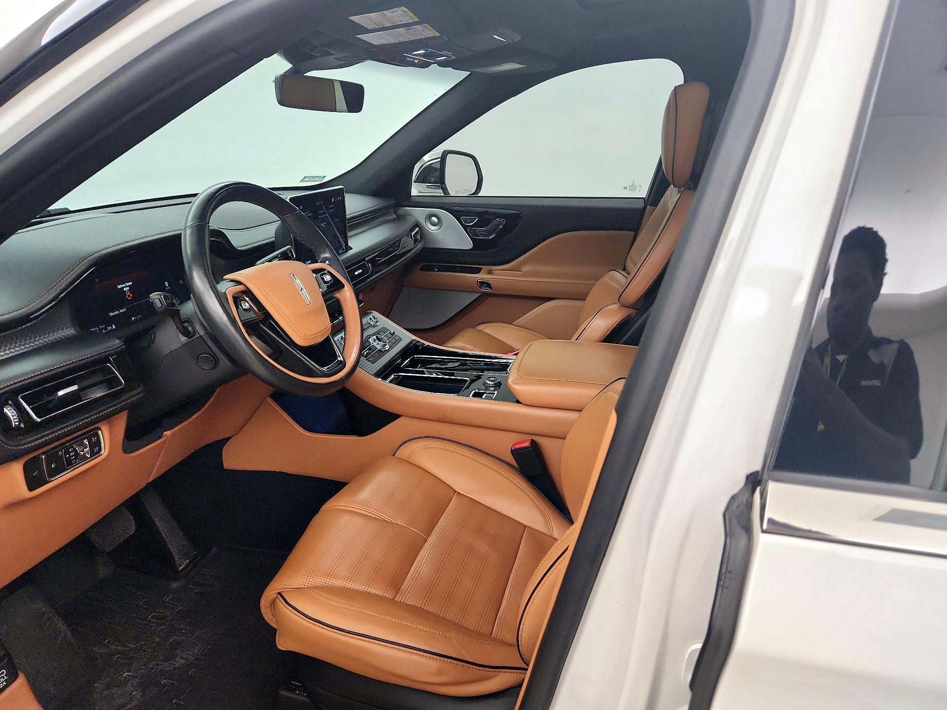 Thumbnail: 2021 Lincoln Aviator - 11