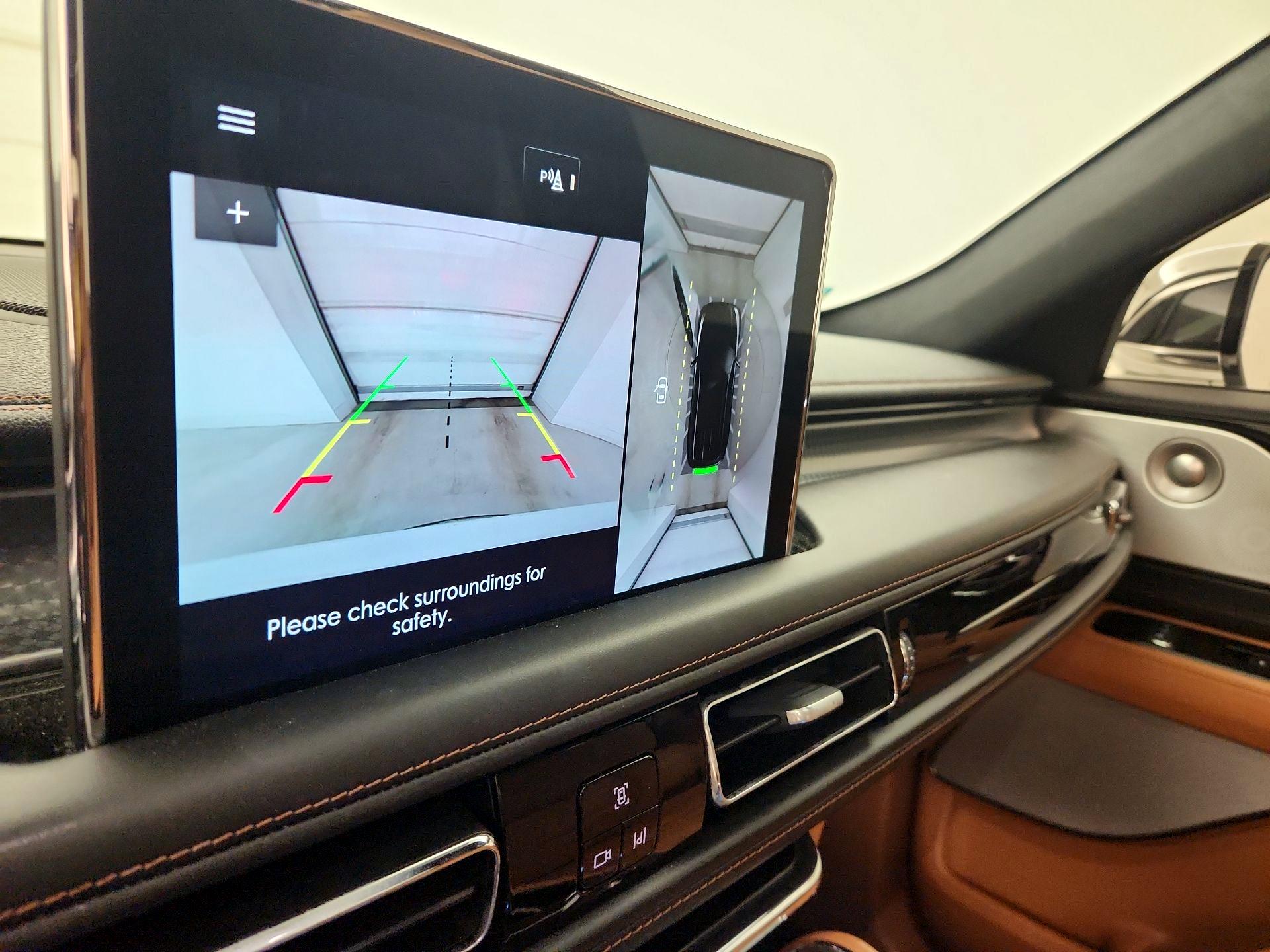 Thumbnail: 2021 Lincoln Aviator - 15