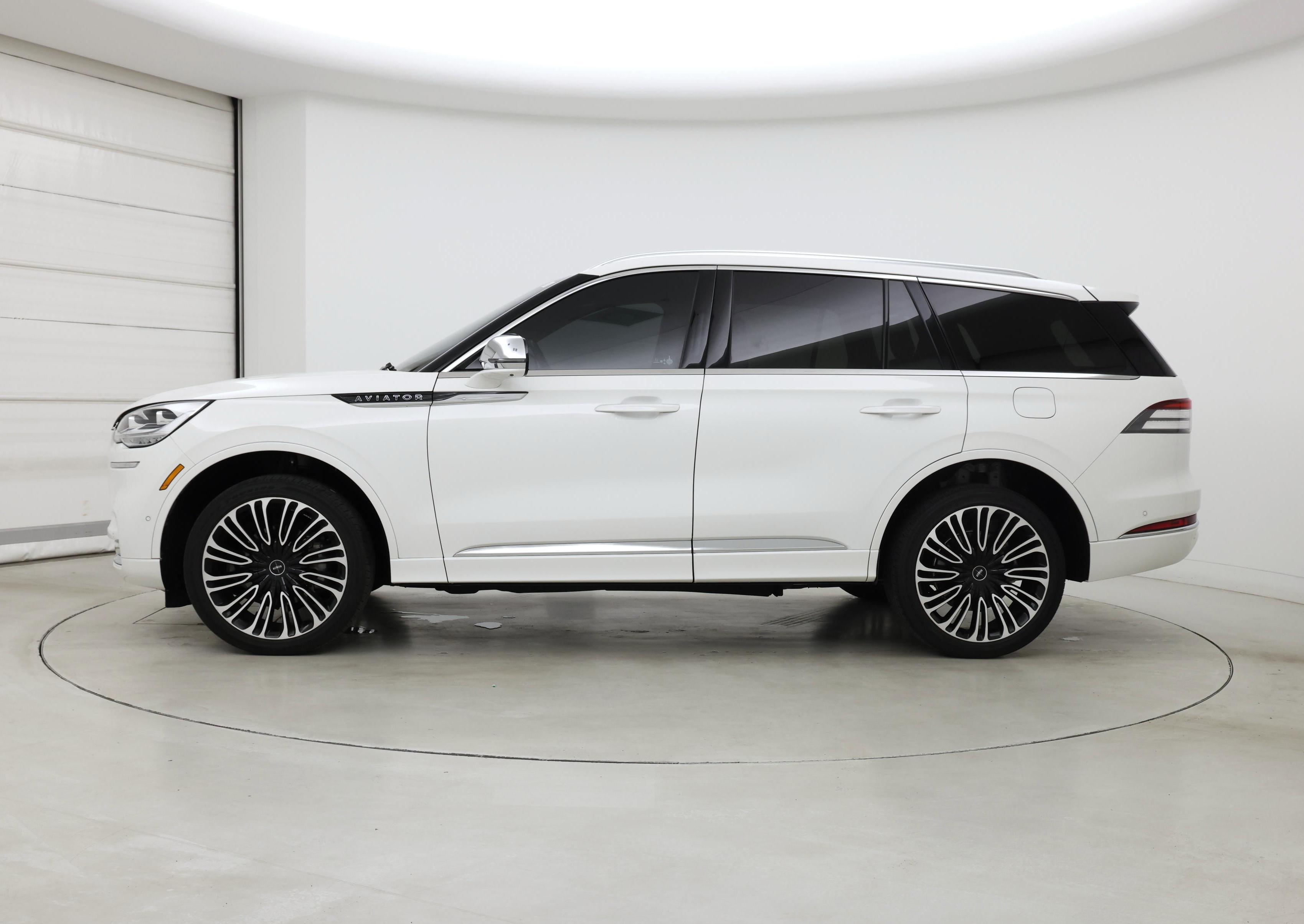 Thumbnail: 2021 Lincoln Aviator - 3