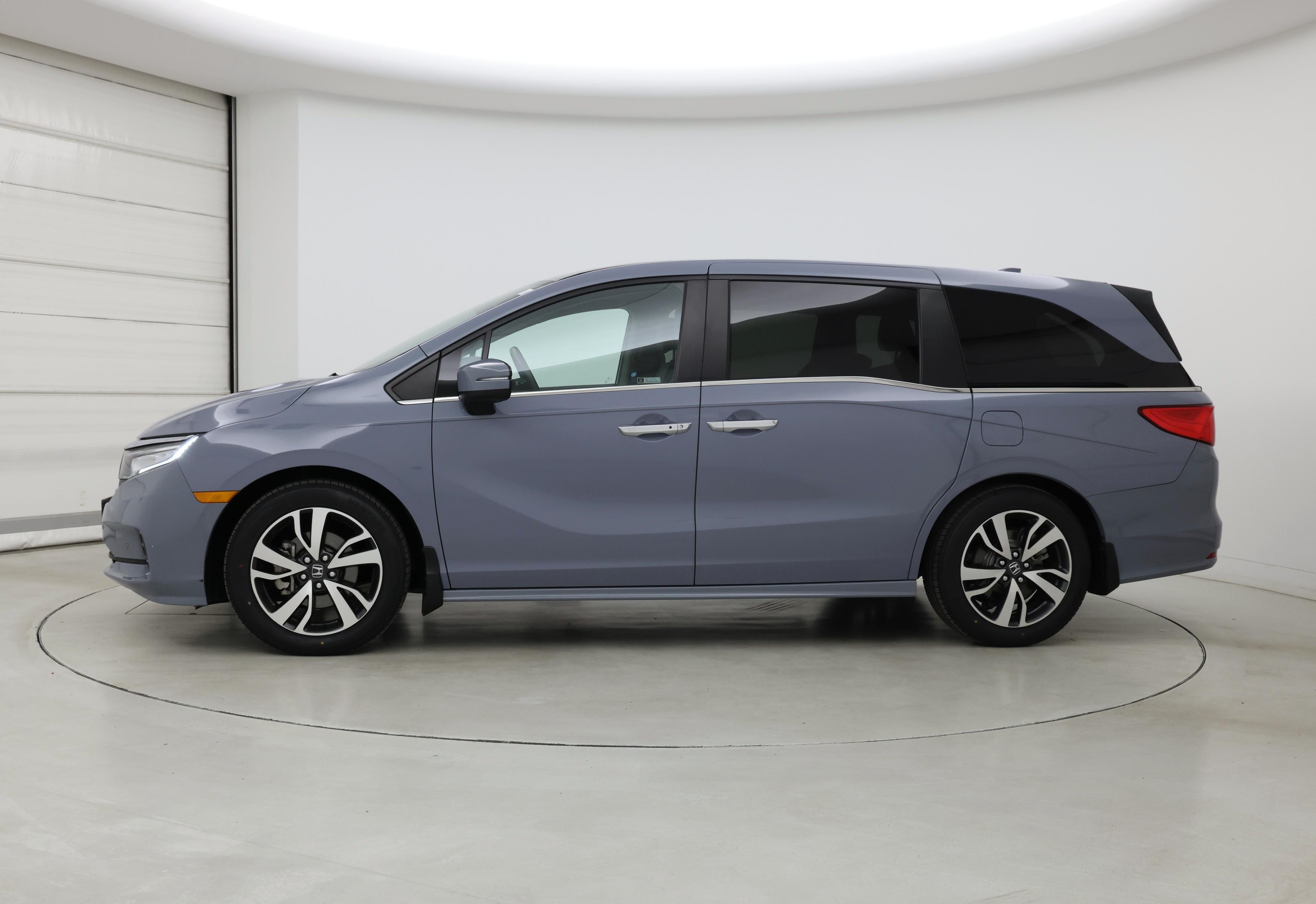 Thumbnail: 2023 Honda Odyssey - 3