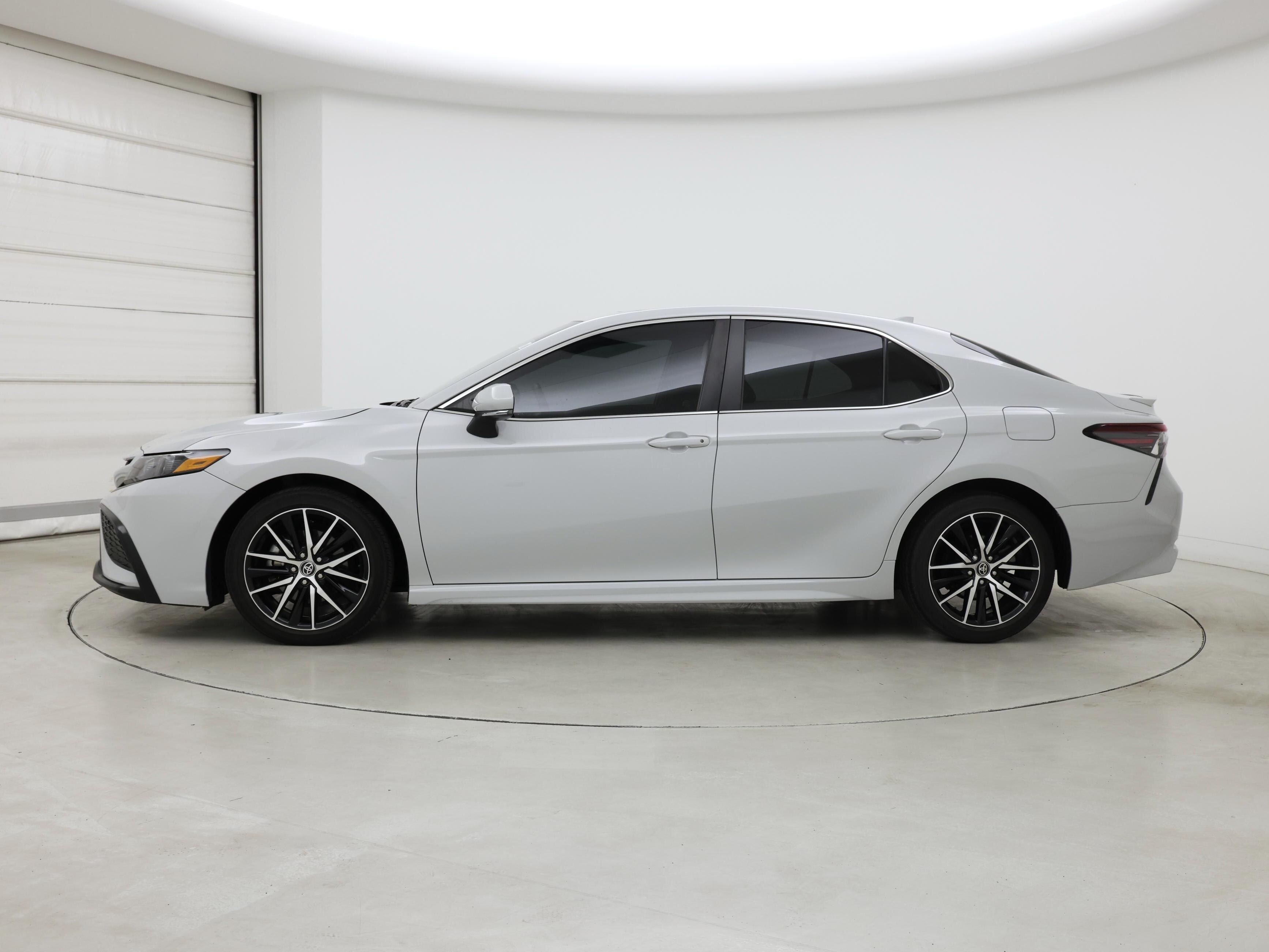 Thumbnail: 2023 Toyota Camry - 3
