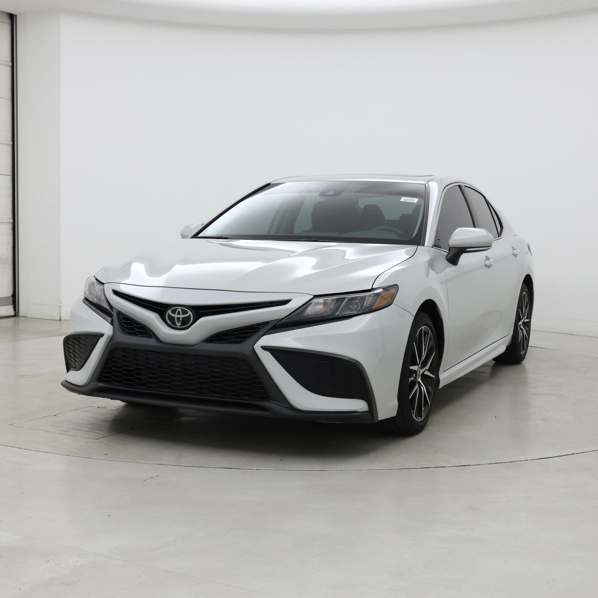 Thumbnail: 2023 Toyota Camry - 4