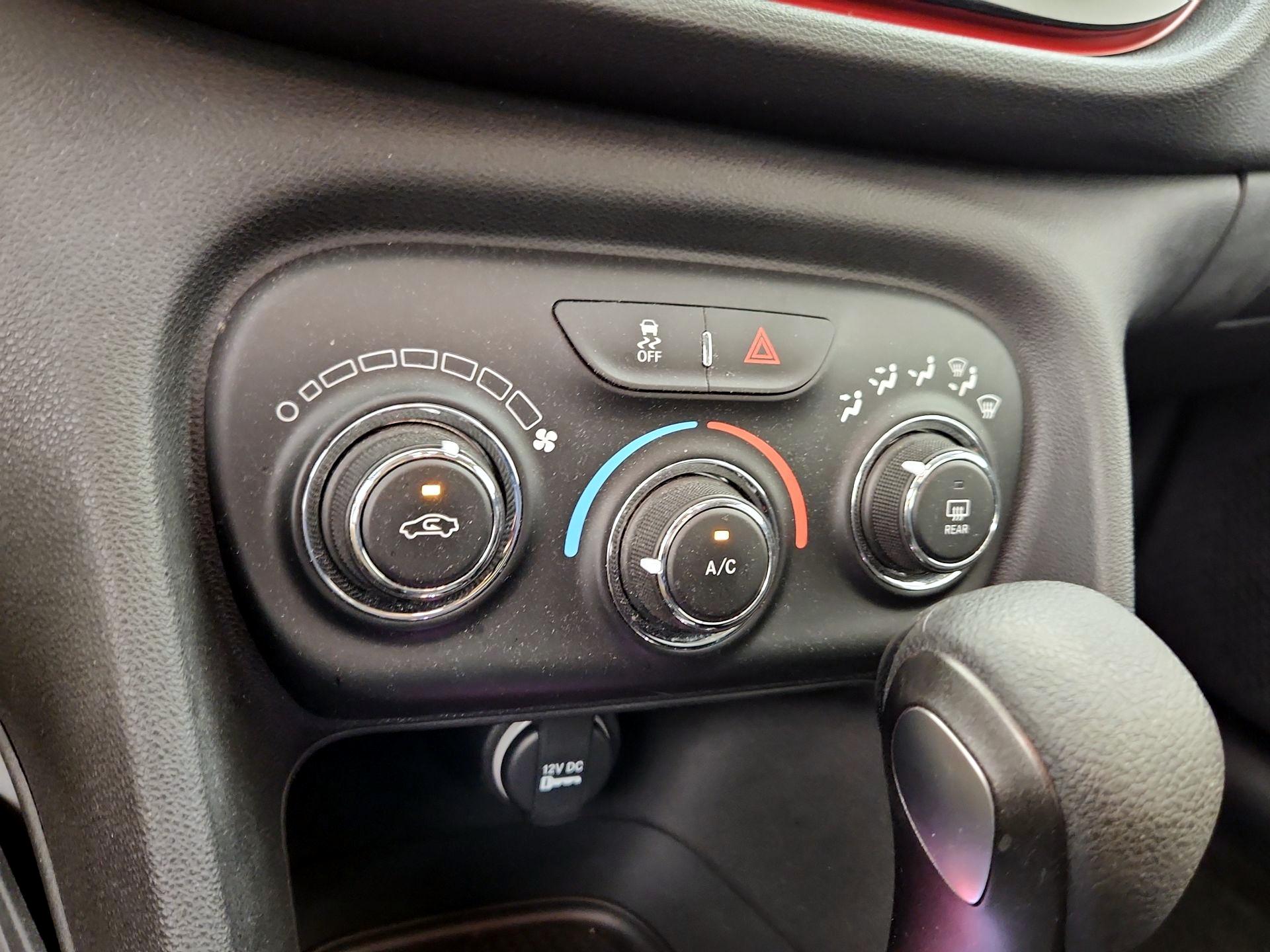 Thumbnail: 2016 Dodge Dart - 13