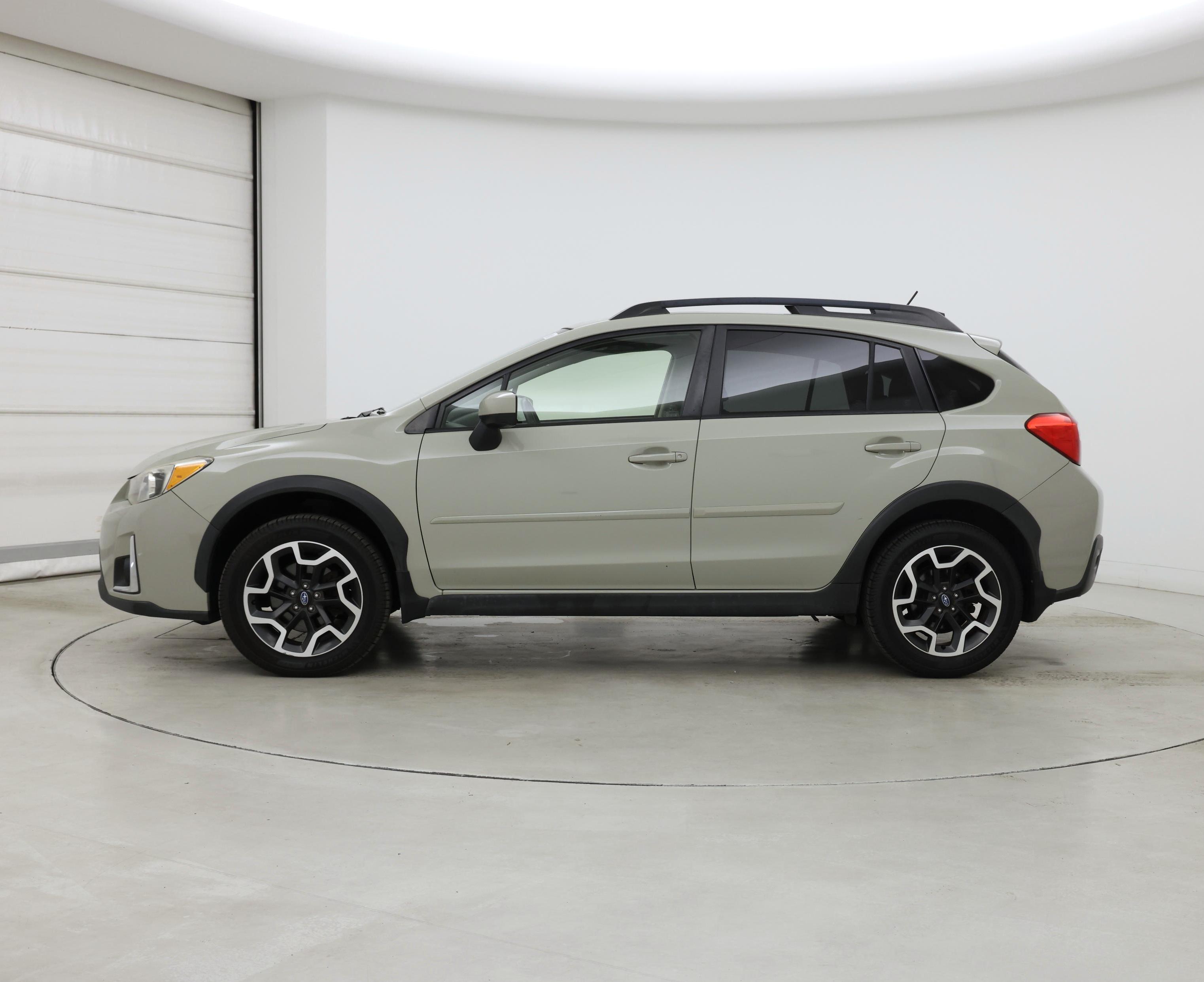 Thumbnail: 2017 Subaru Crosstrek - 3