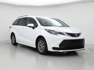 2025 Toyota Sienna LE