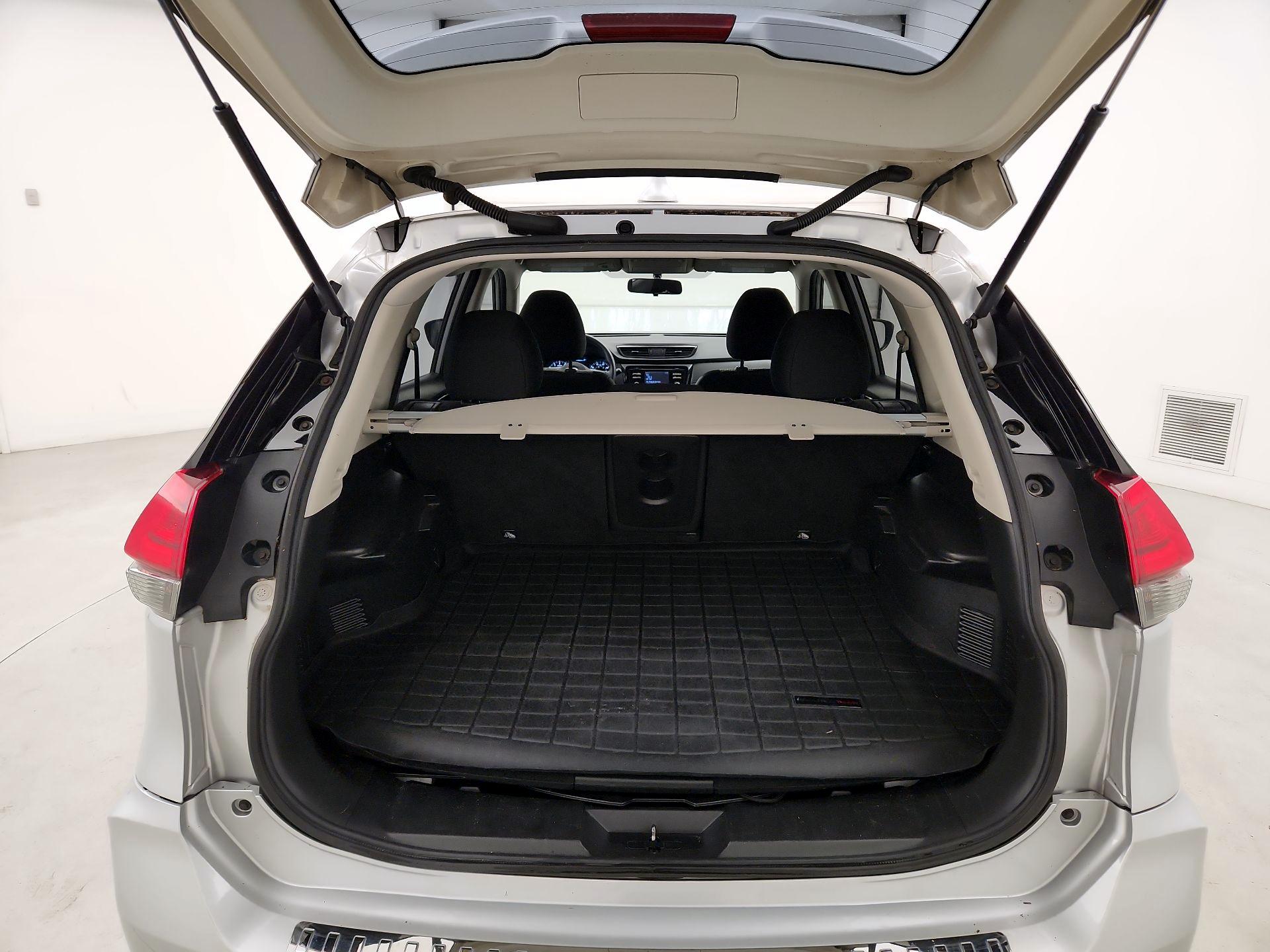 Thumbnail: 2017 Nissan Rogue - 20