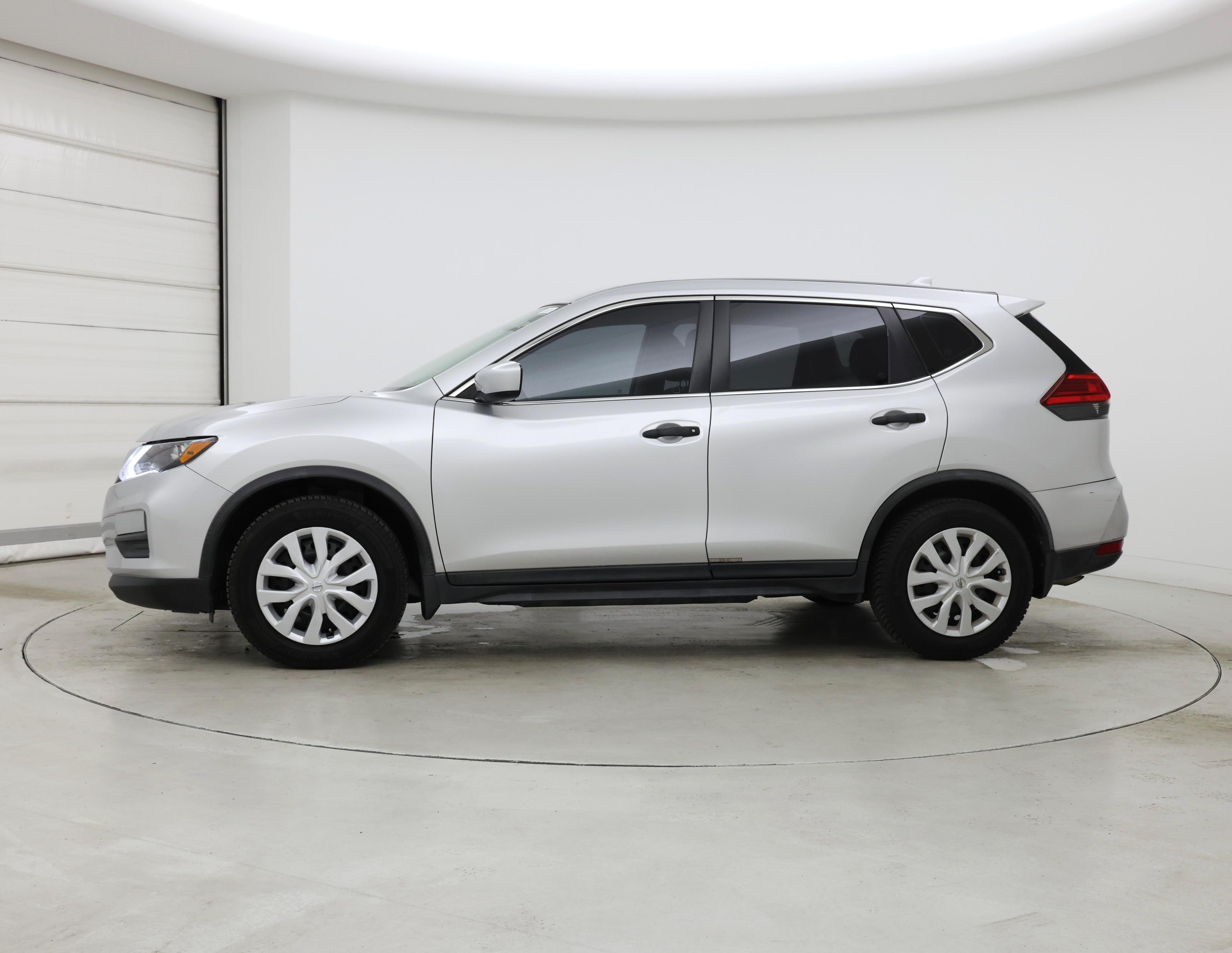 Thumbnail: 2017 Nissan Rogue - 3