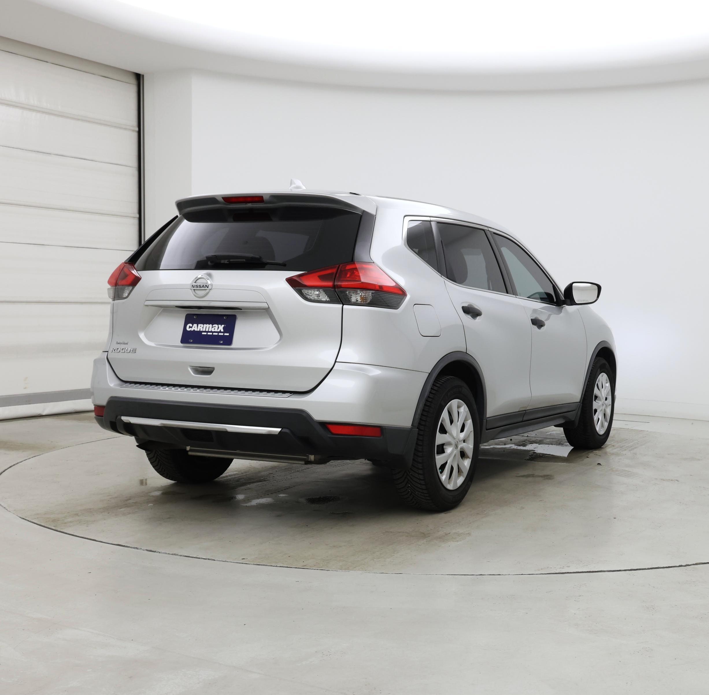 Thumbnail: 2017 Nissan Rogue - 8