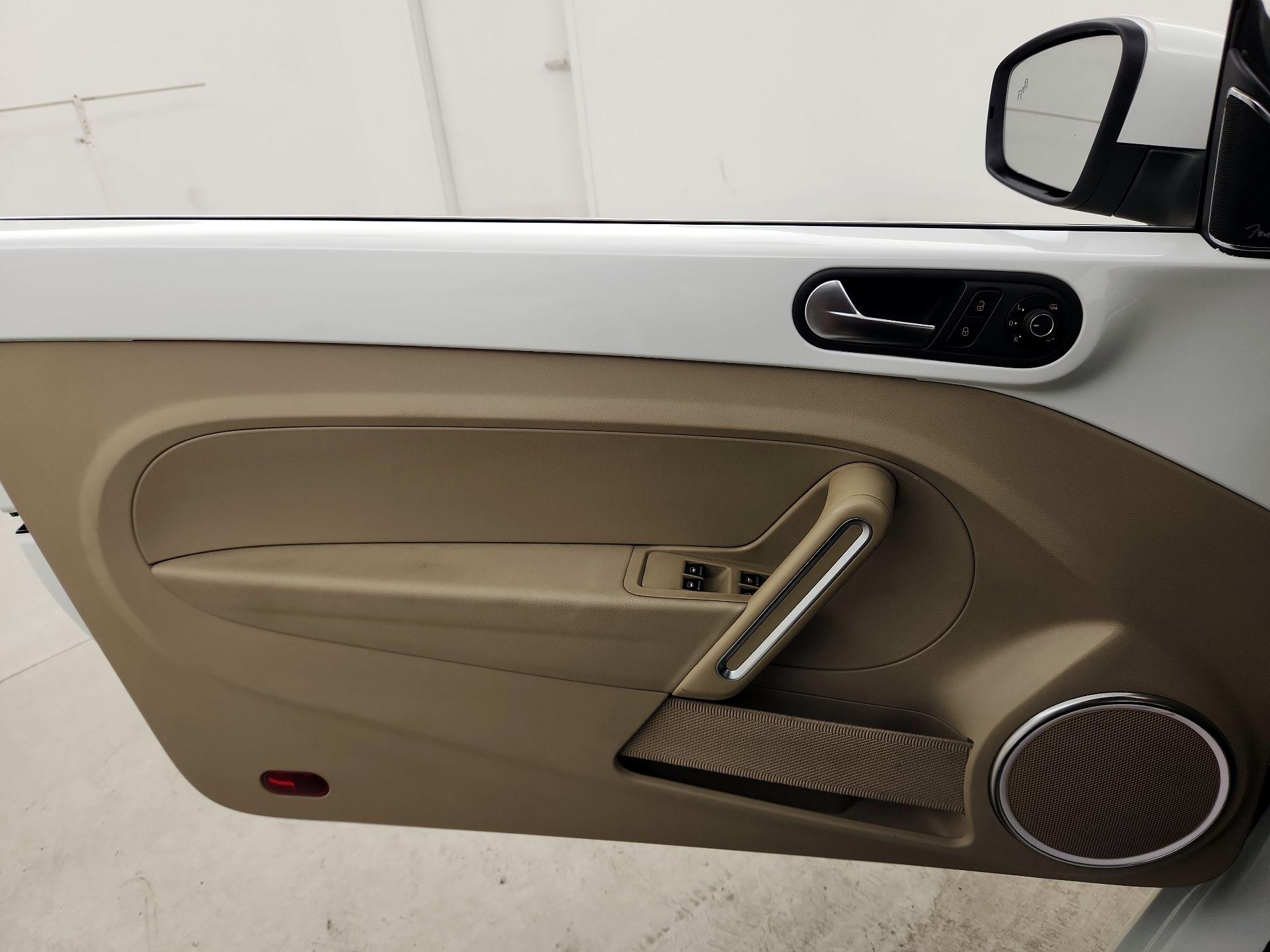 Thumbnail: 2019 Volkswagen Beetle - 12