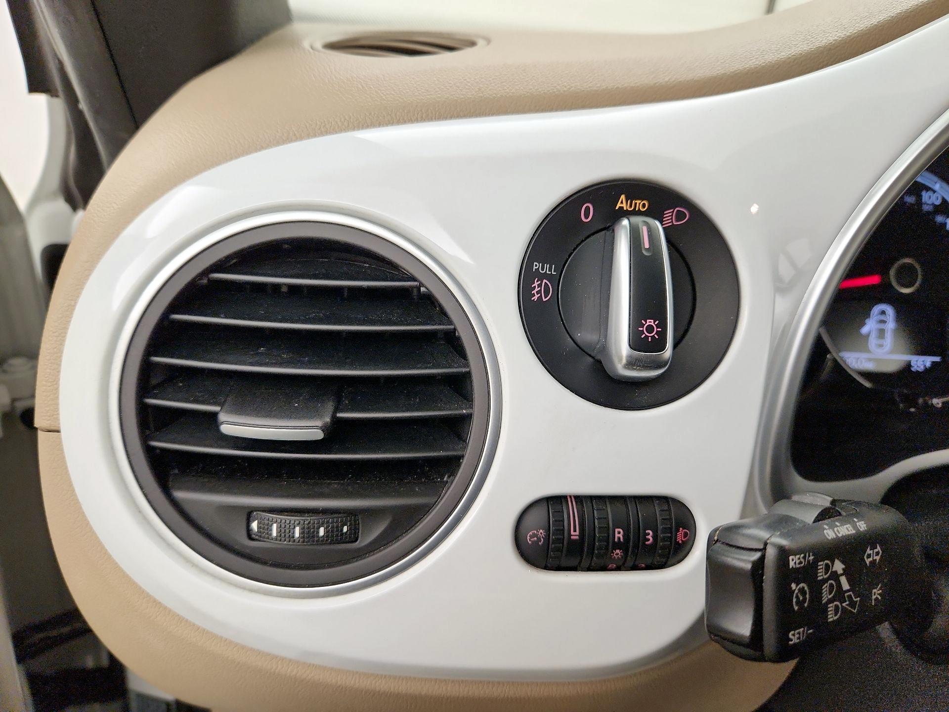 Thumbnail: 2019 Volkswagen Beetle - 13