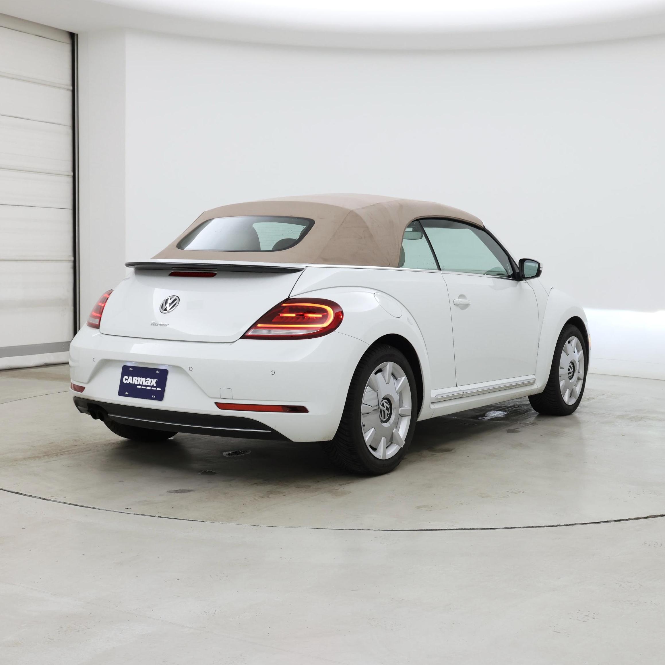 Thumbnail: 2019 Volkswagen Beetle - 8