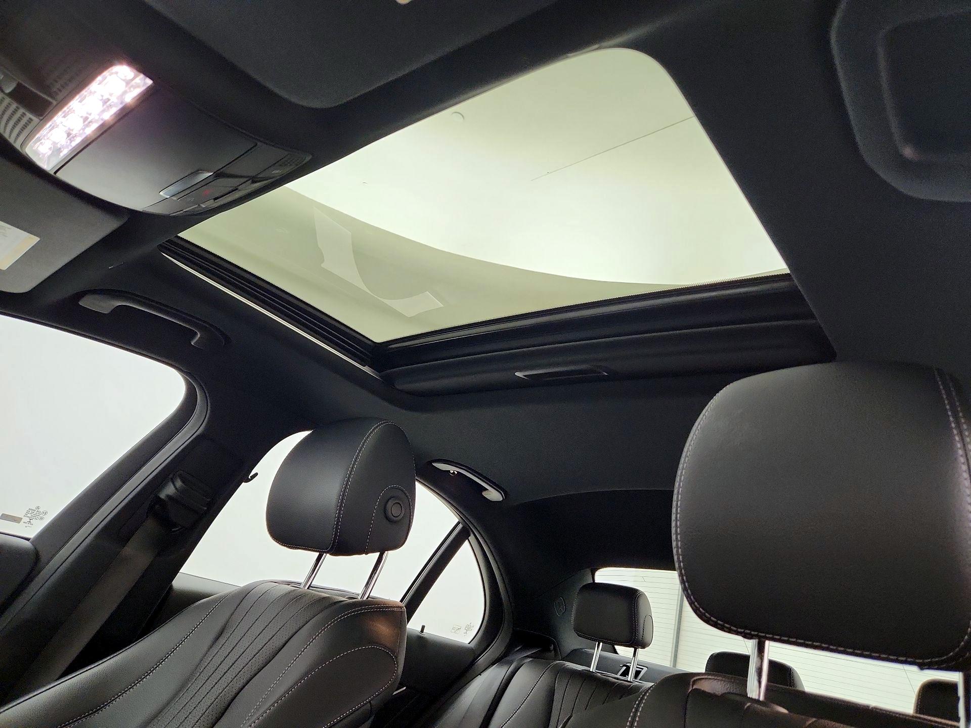 Thumbnail: 2022 Mercedes-Benz E-Class - 20
