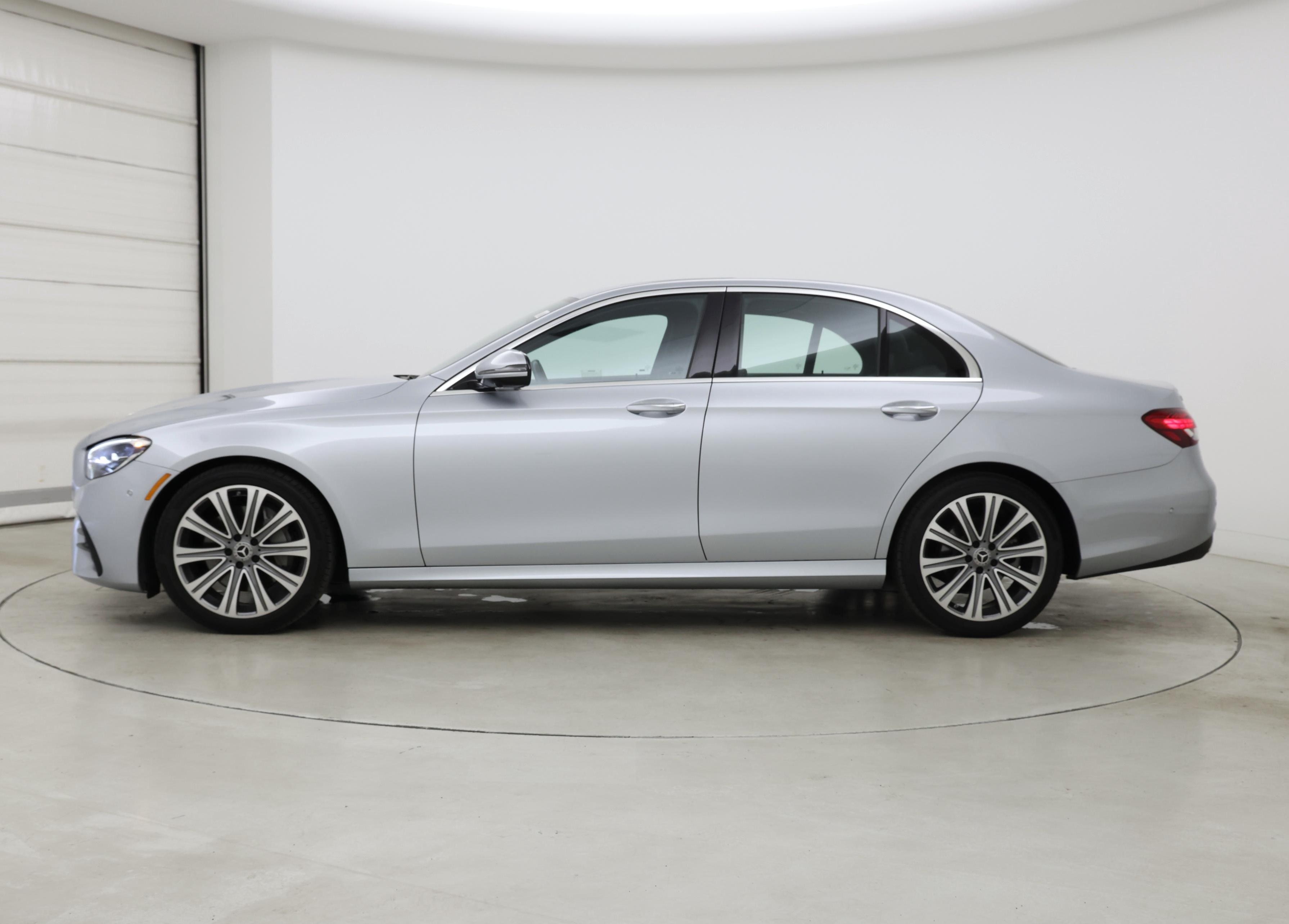 Thumbnail: 2022 Mercedes-Benz E-Class - 3