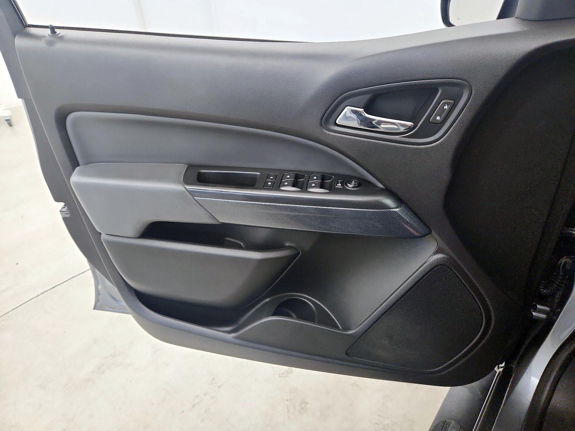 Thumbnail: 2018 Chevrolet Colorado - 12