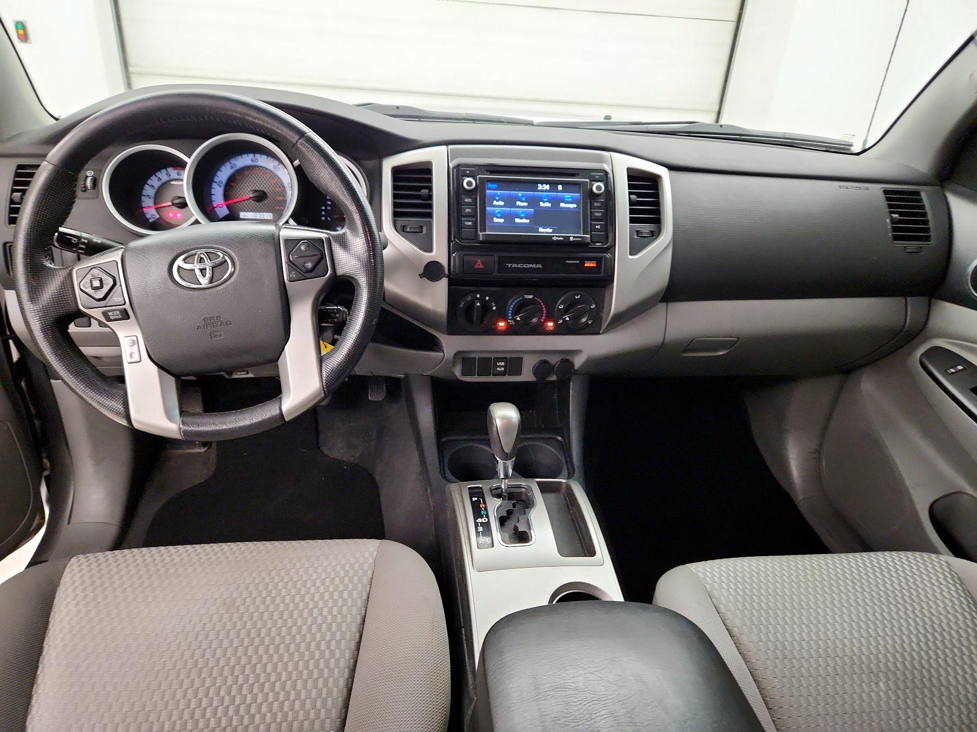 Thumbnail: 2015 Toyota Tacoma - 9