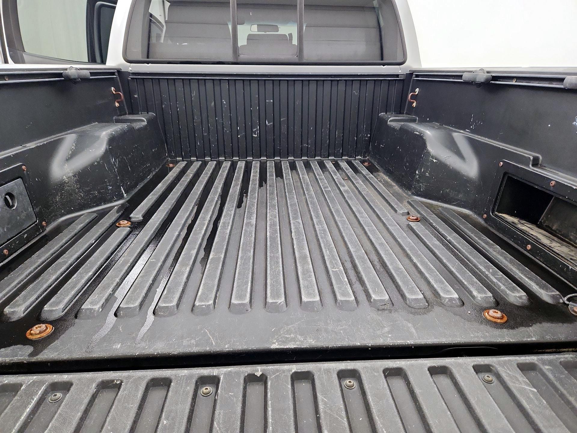 Thumbnail: 2015 Toyota Tacoma - 20