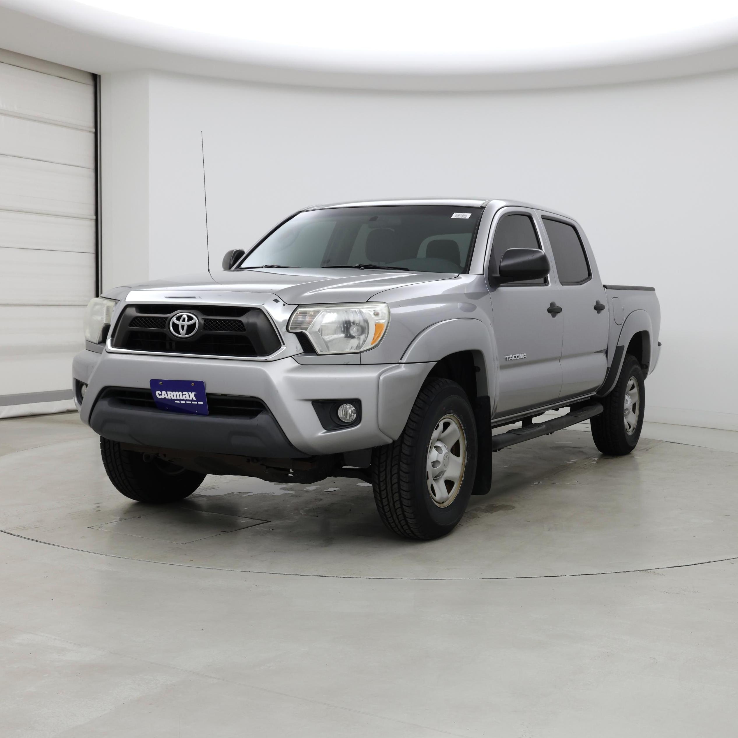 Thumbnail: 2015 Toyota Tacoma - 4