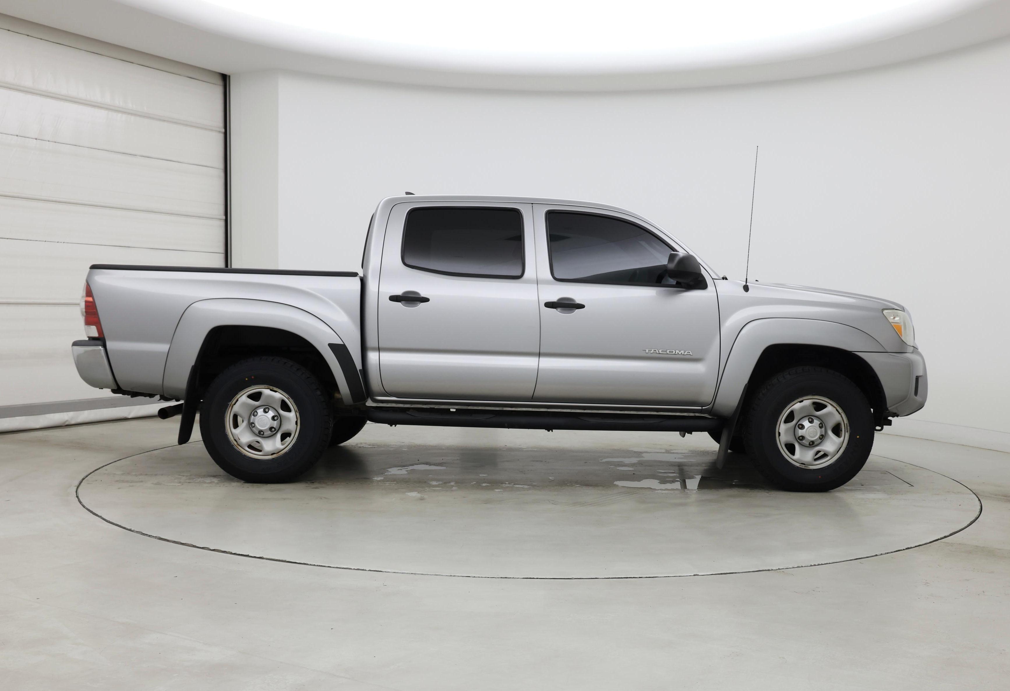 Thumbnail: 2015 Toyota Tacoma - 7