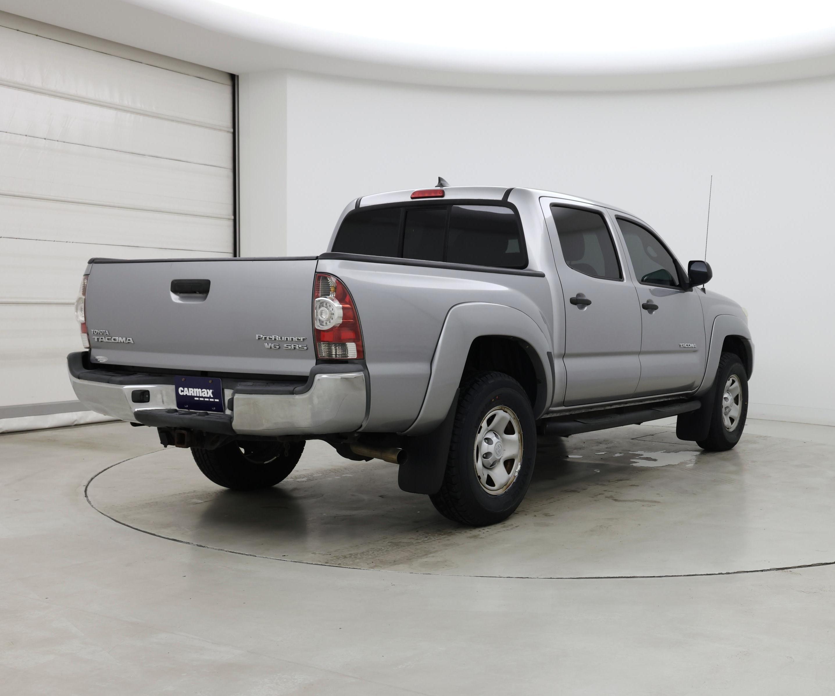 Thumbnail: 2015 Toyota Tacoma - 8