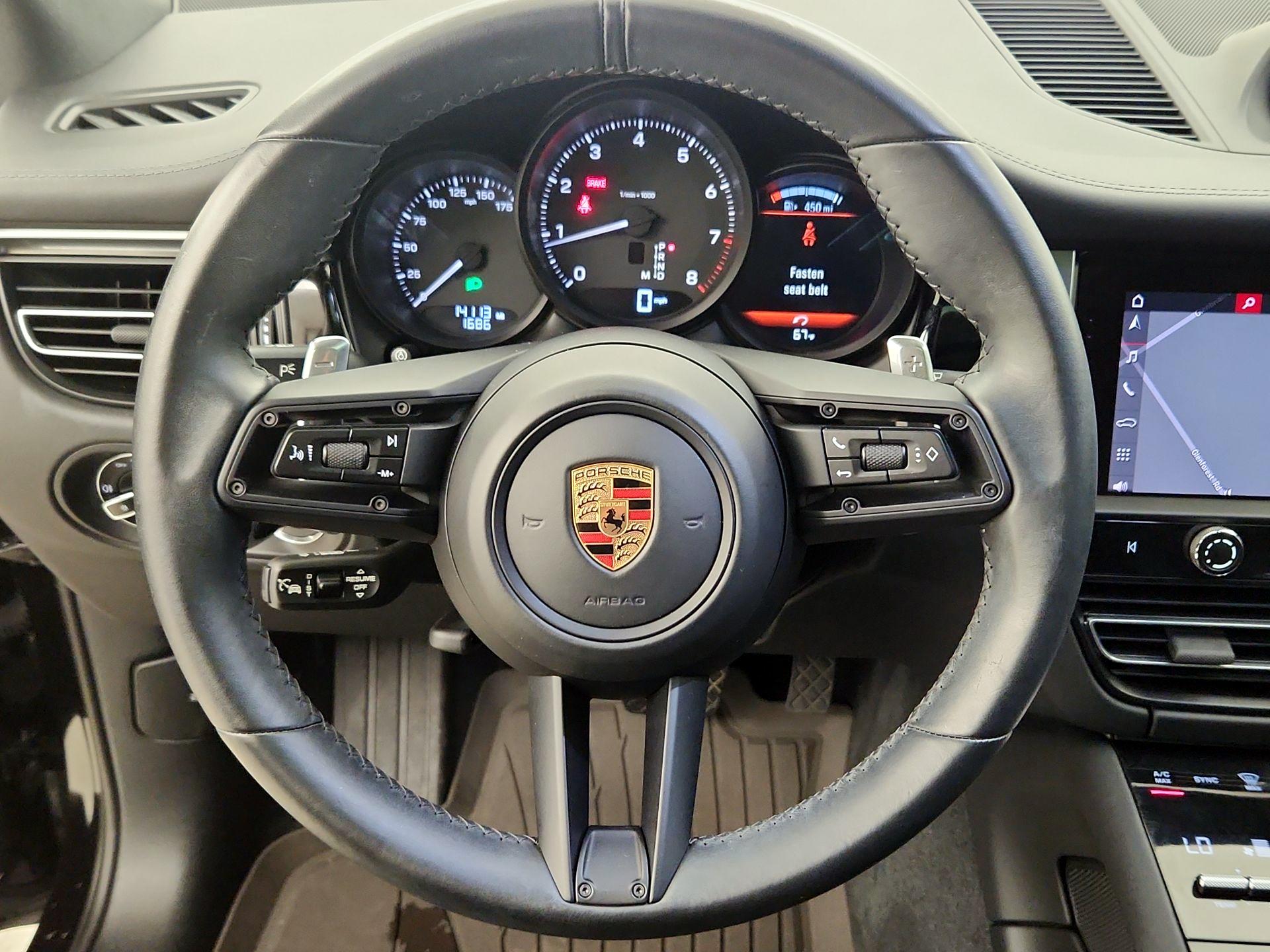 Thumbnail: 2024 Porsche Macan - 10