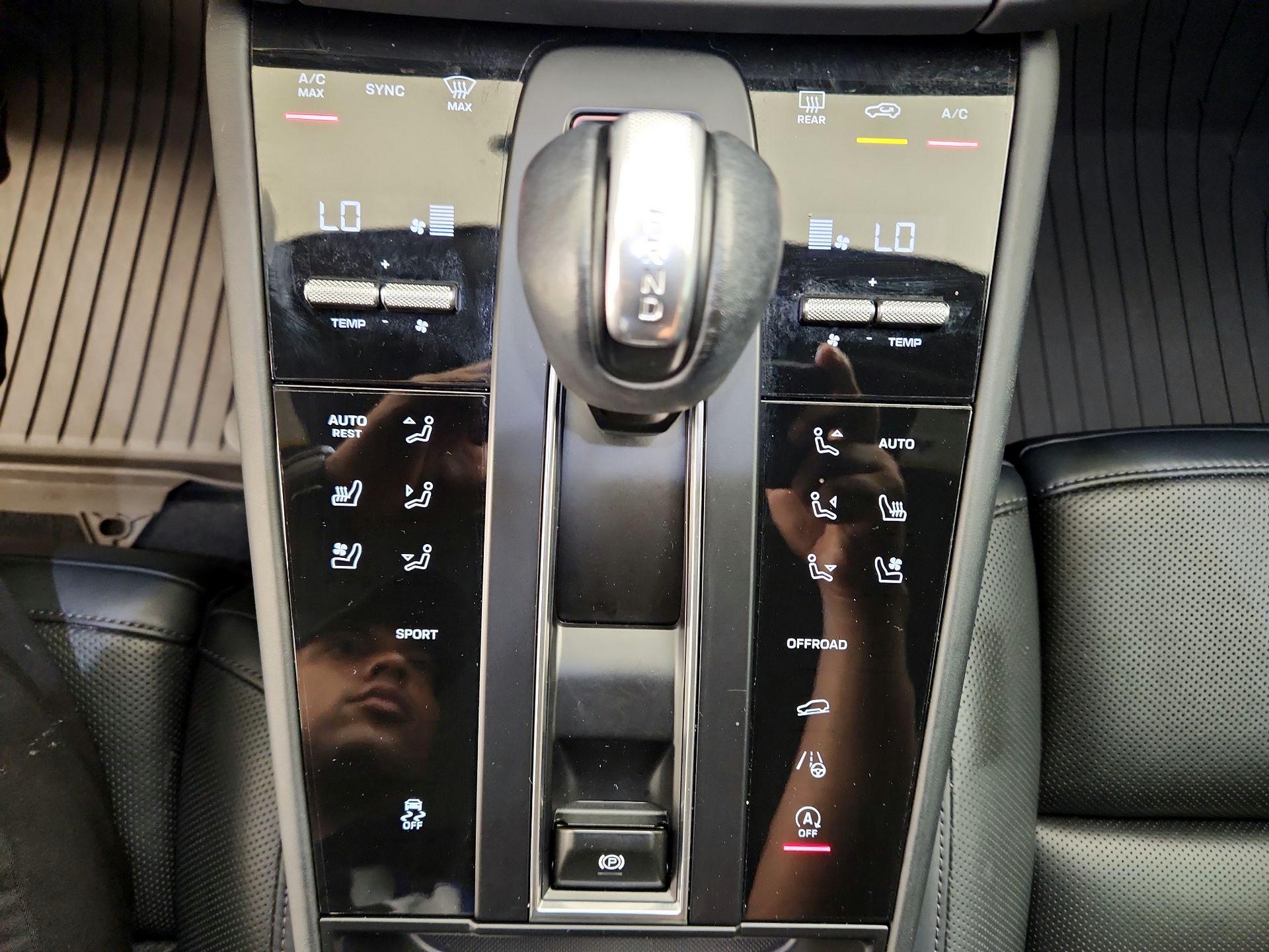 Thumbnail: 2024 Porsche Macan - 18