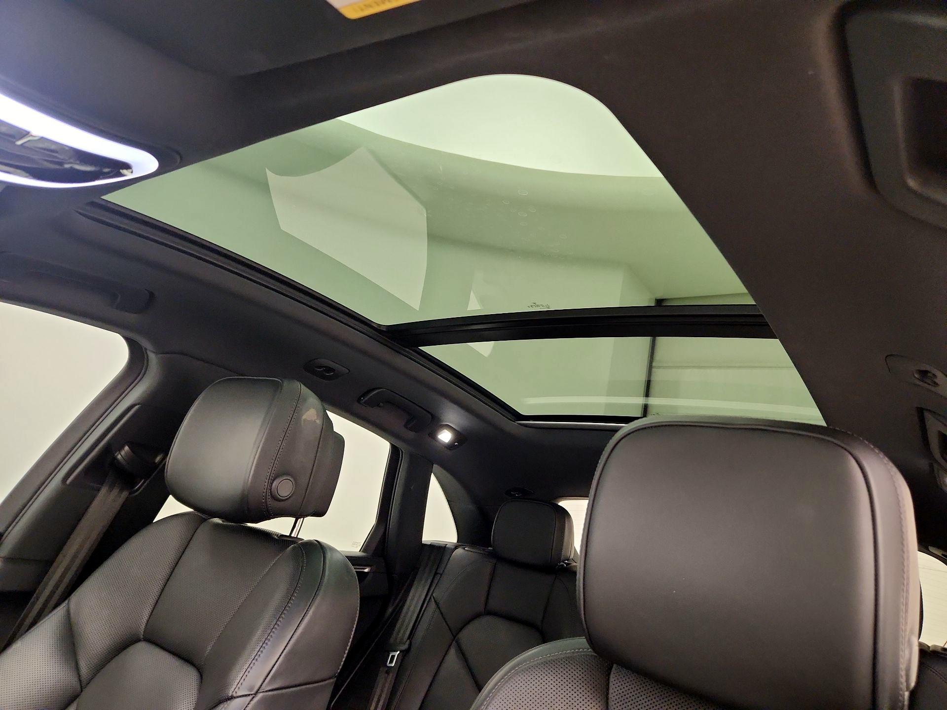 Thumbnail: 2024 Porsche Macan - 20