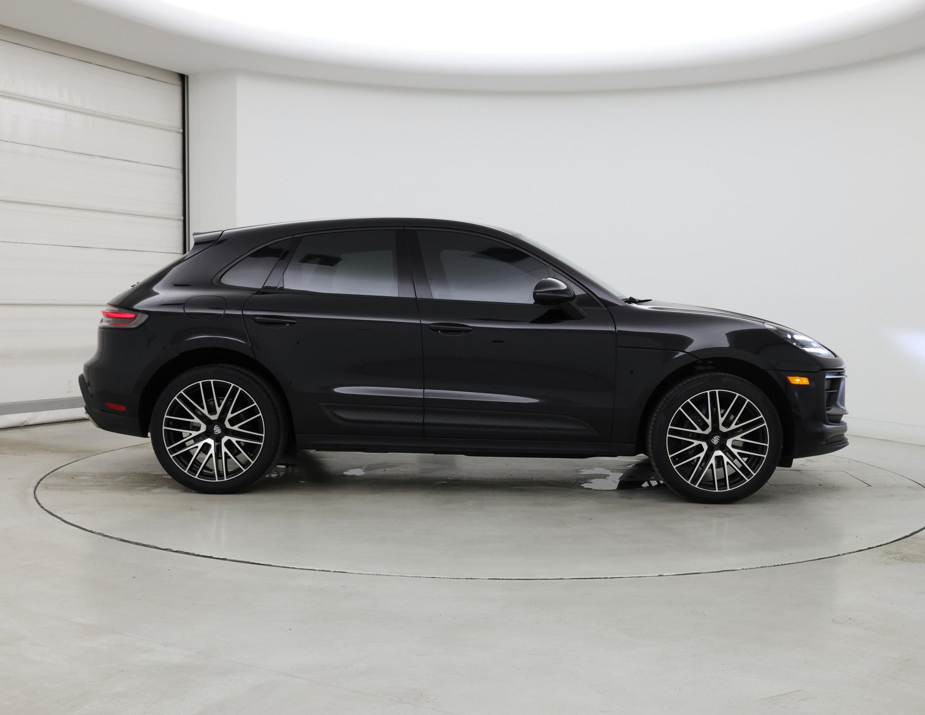 Thumbnail: 2024 Porsche Macan - 7