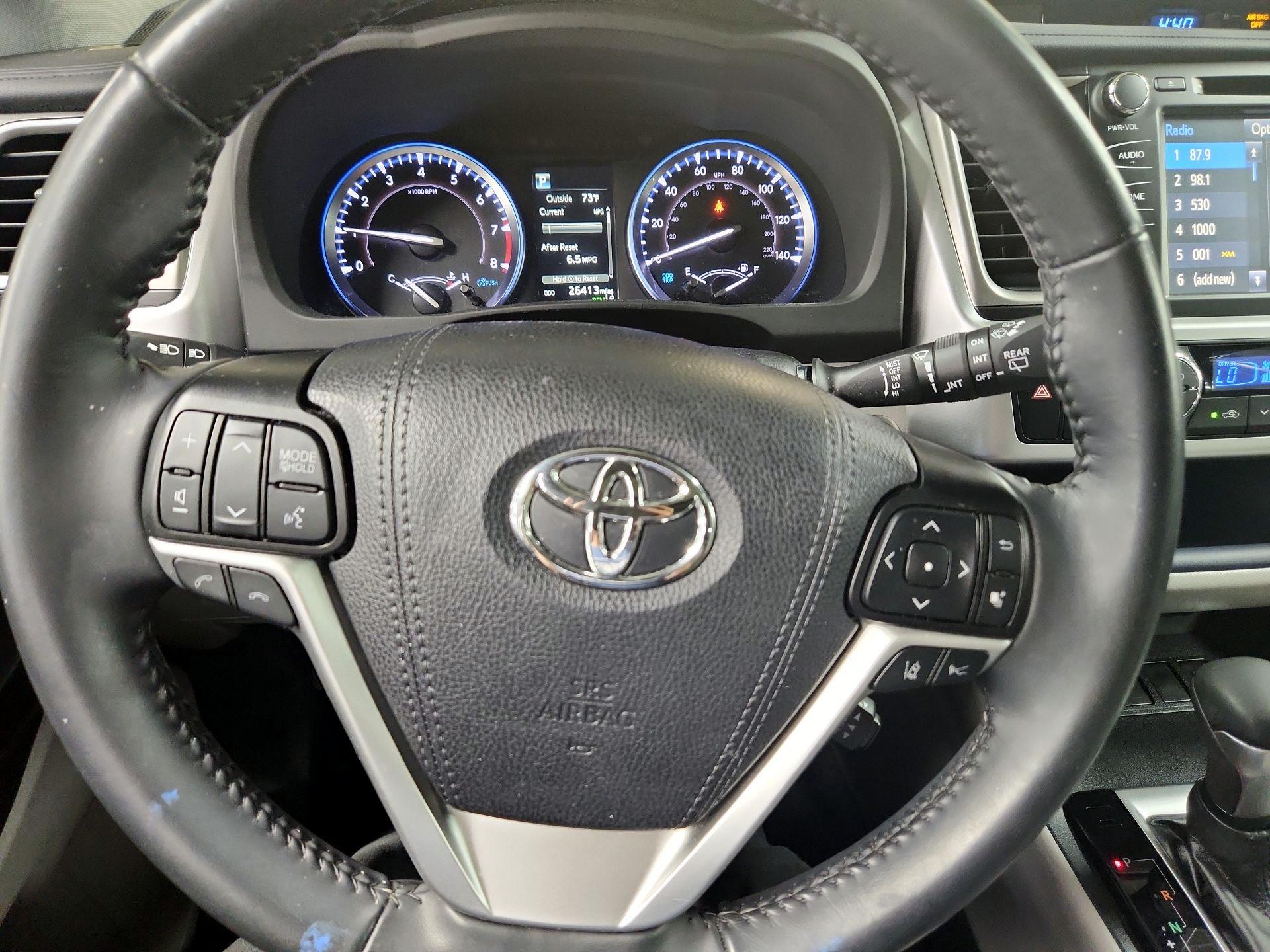 Thumbnail: 2019 Toyota Highlander - 10