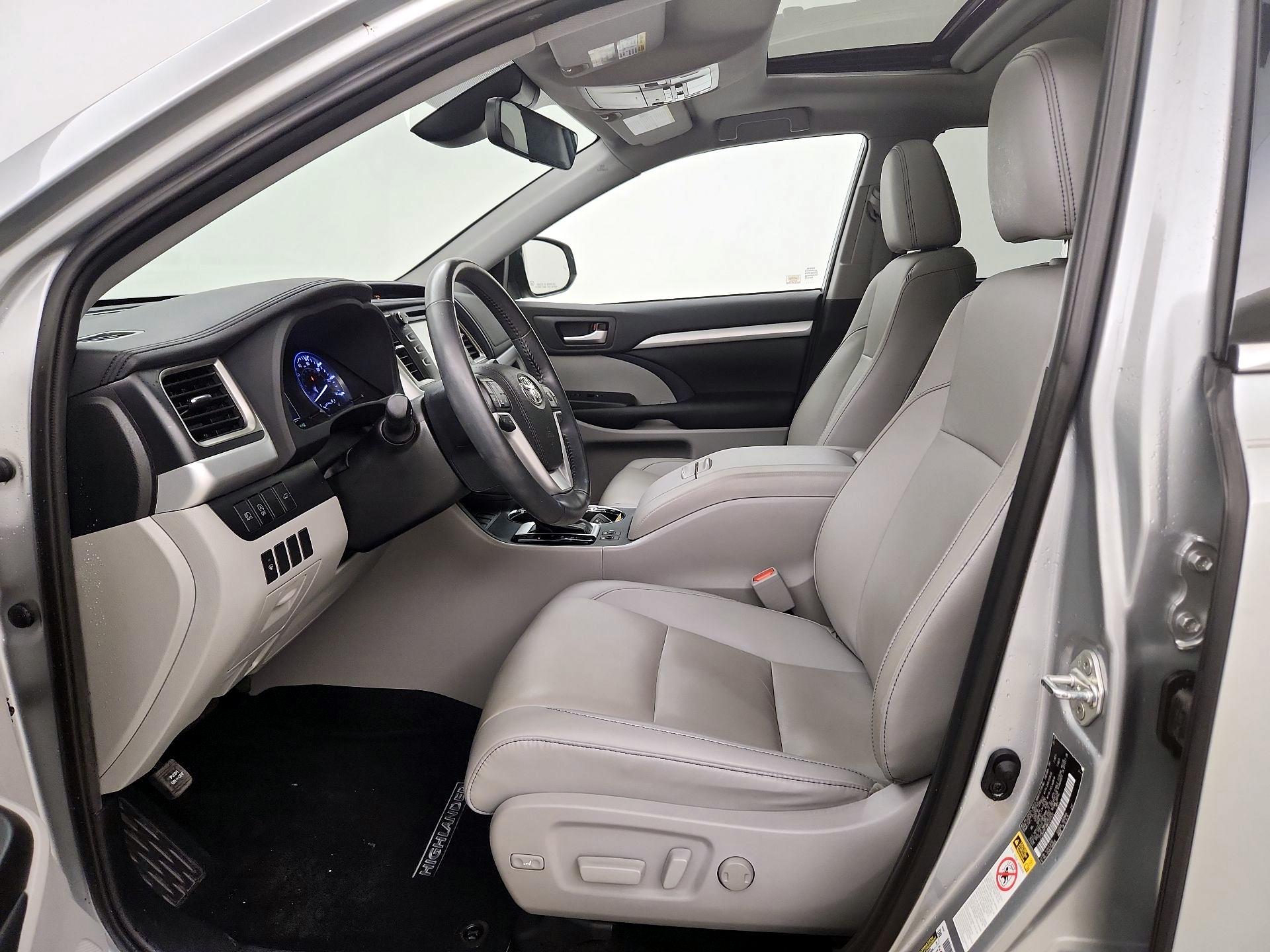Thumbnail: 2019 Toyota Highlander - 11