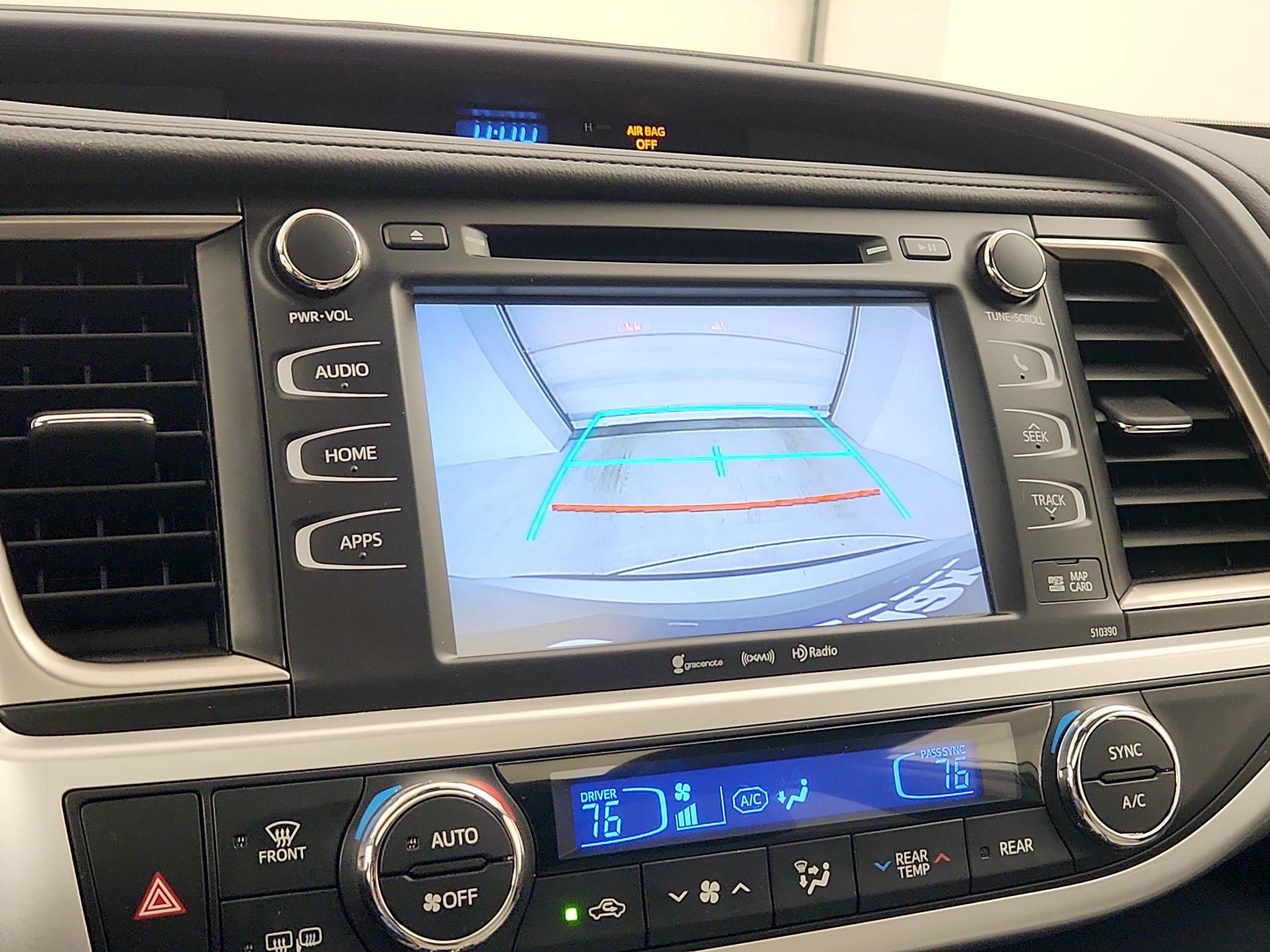 Thumbnail: 2019 Toyota Highlander - 14