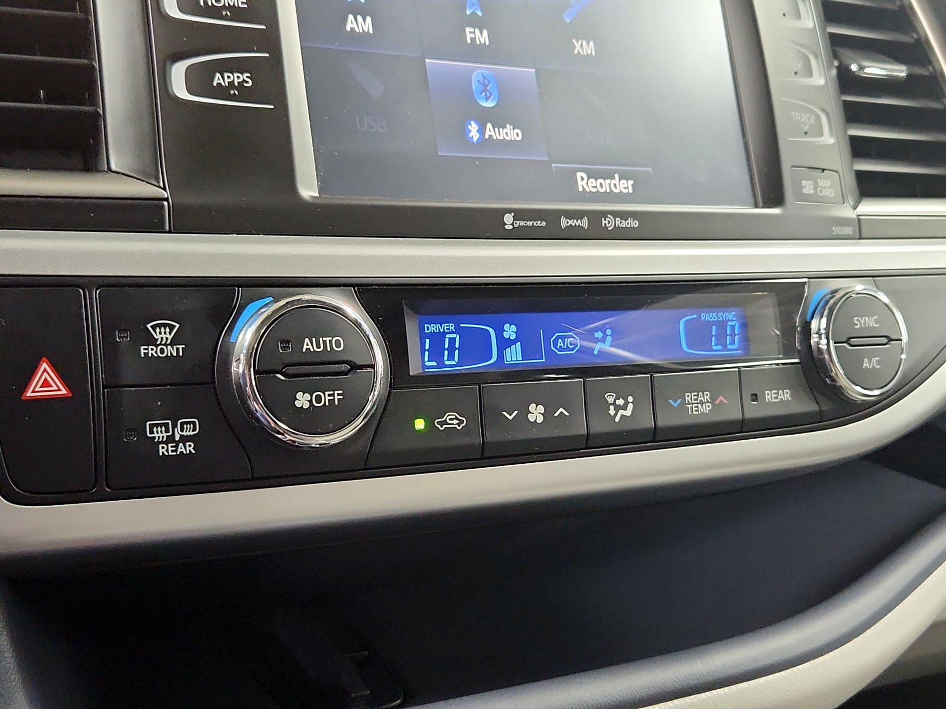 Thumbnail: 2019 Toyota Highlander - 16
