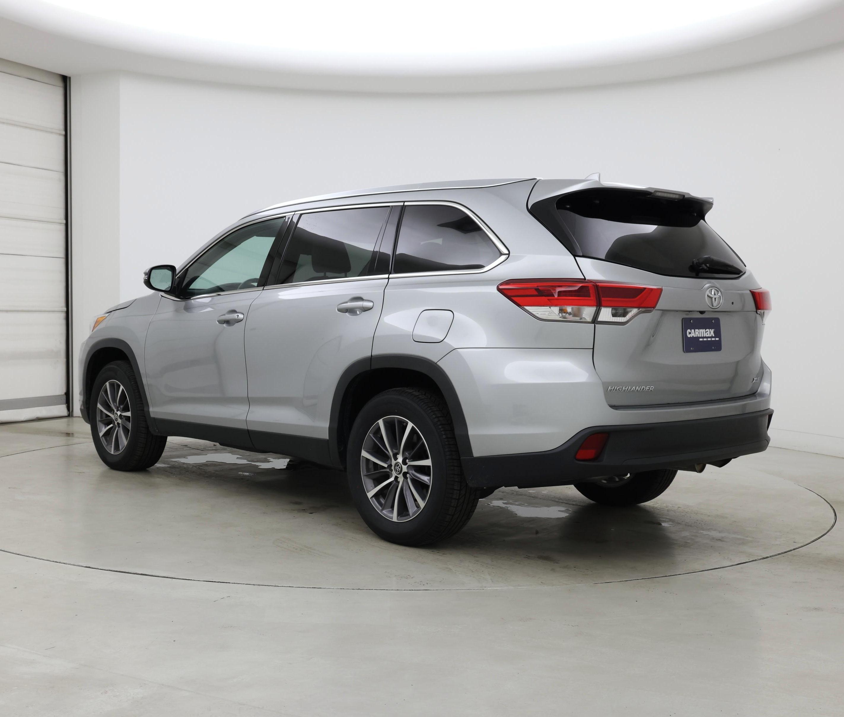 Thumbnail: 2019 Toyota Highlander - 2