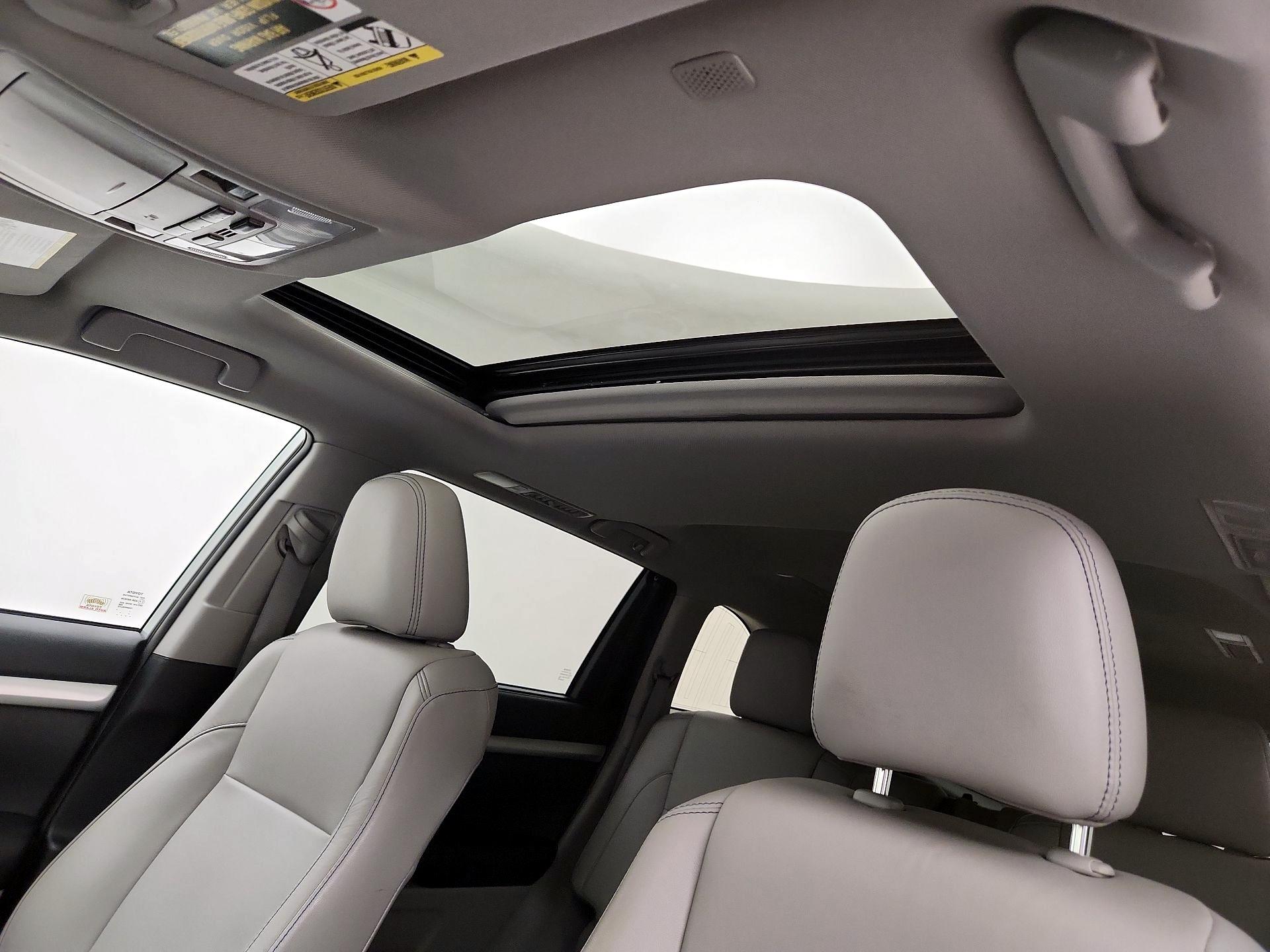Thumbnail: 2019 Toyota Highlander - 19