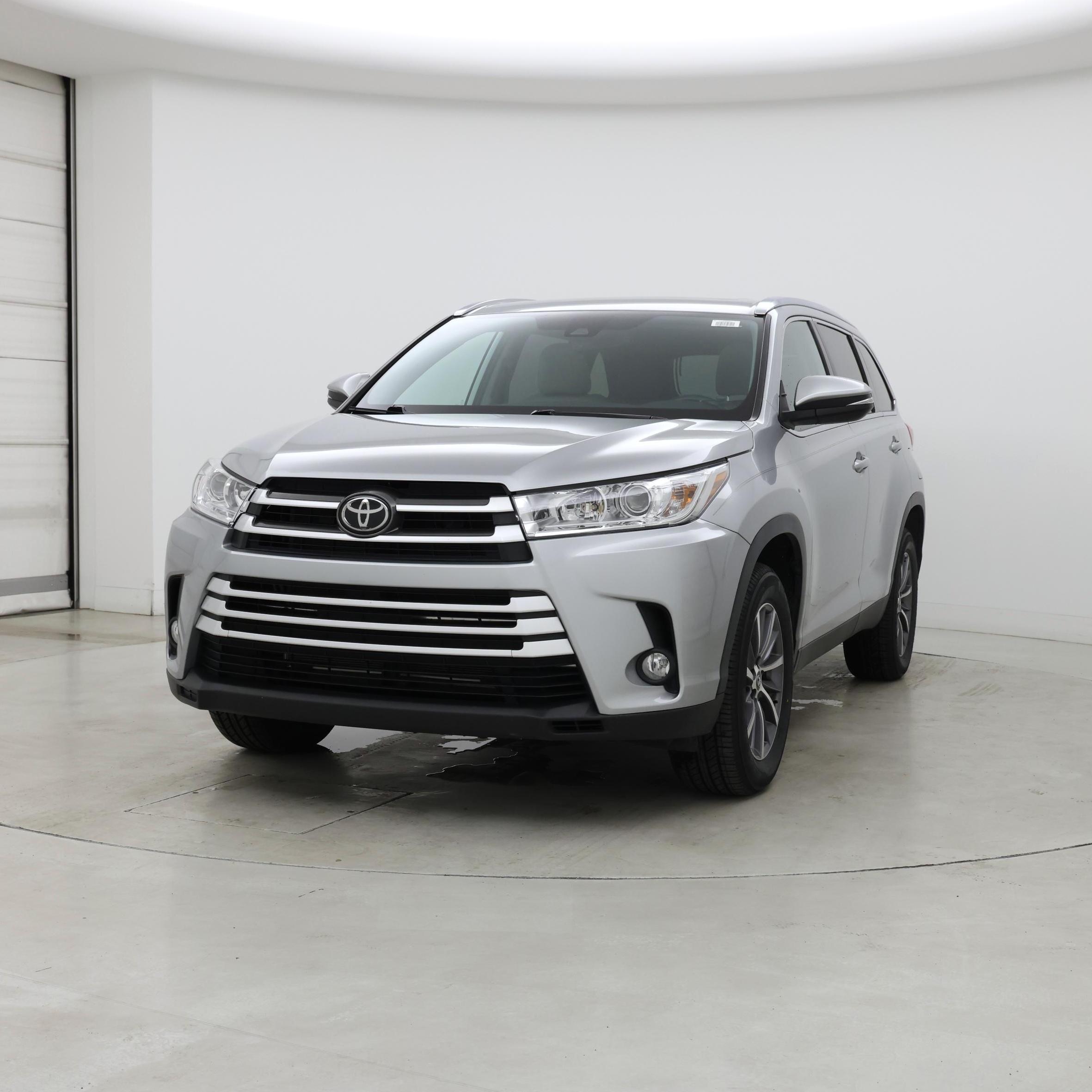 Thumbnail: 2019 Toyota Highlander - 4