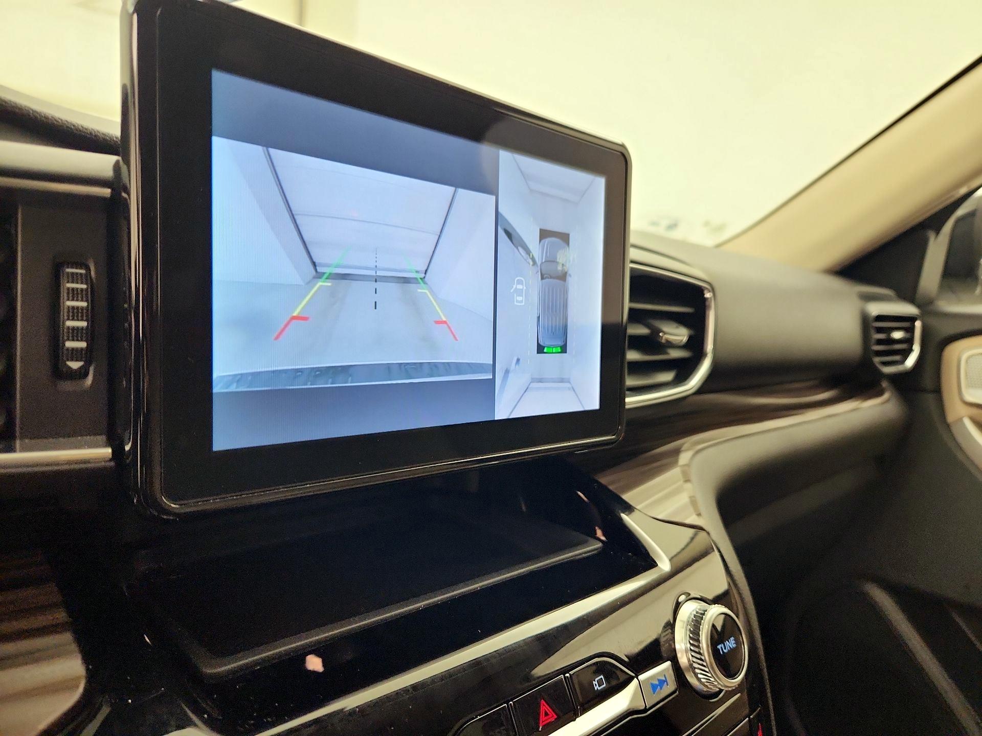 Thumbnail: 2022 Ford Explorer - 15