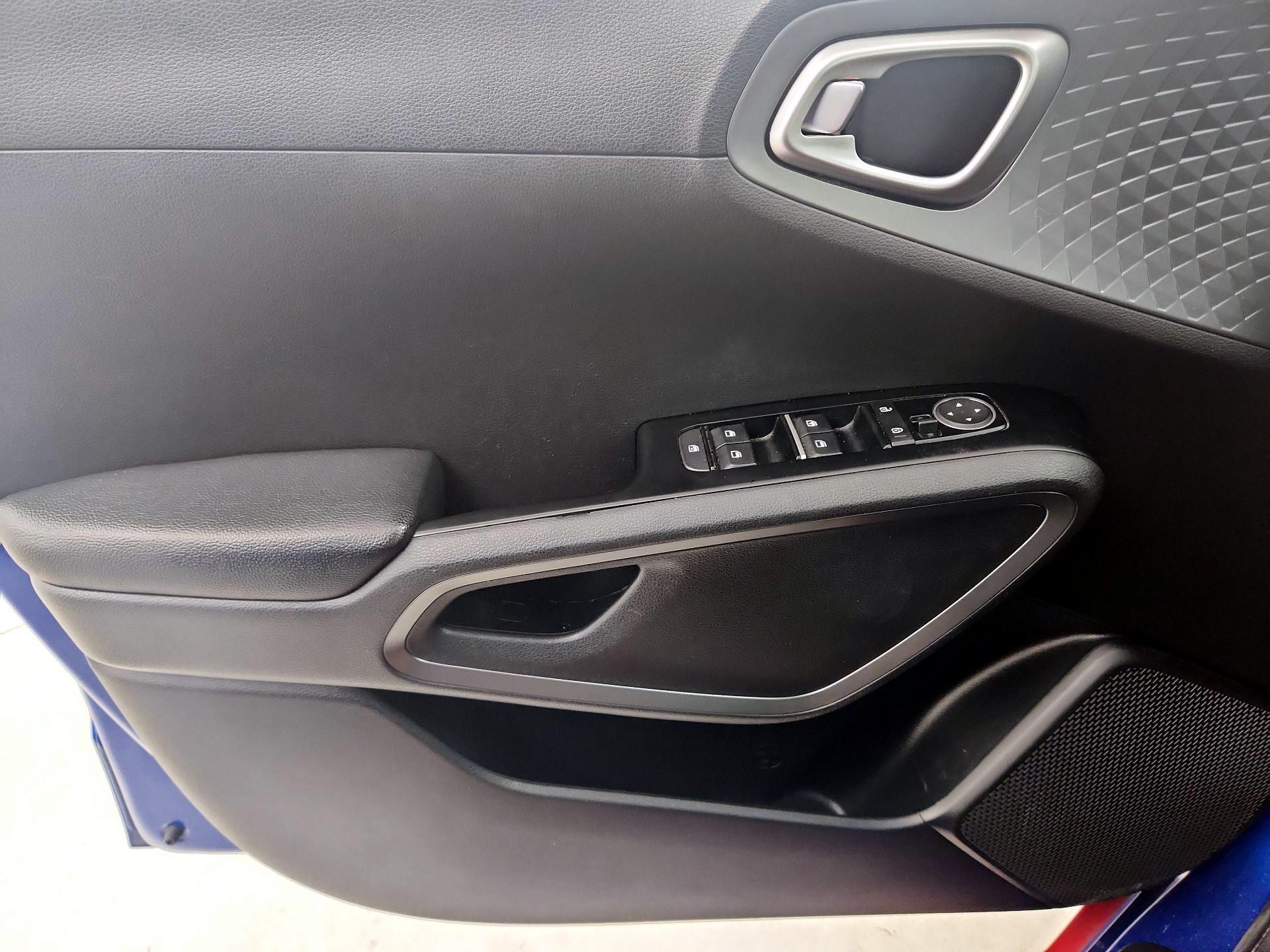 Thumbnail: 2020 Kia Soul - 12