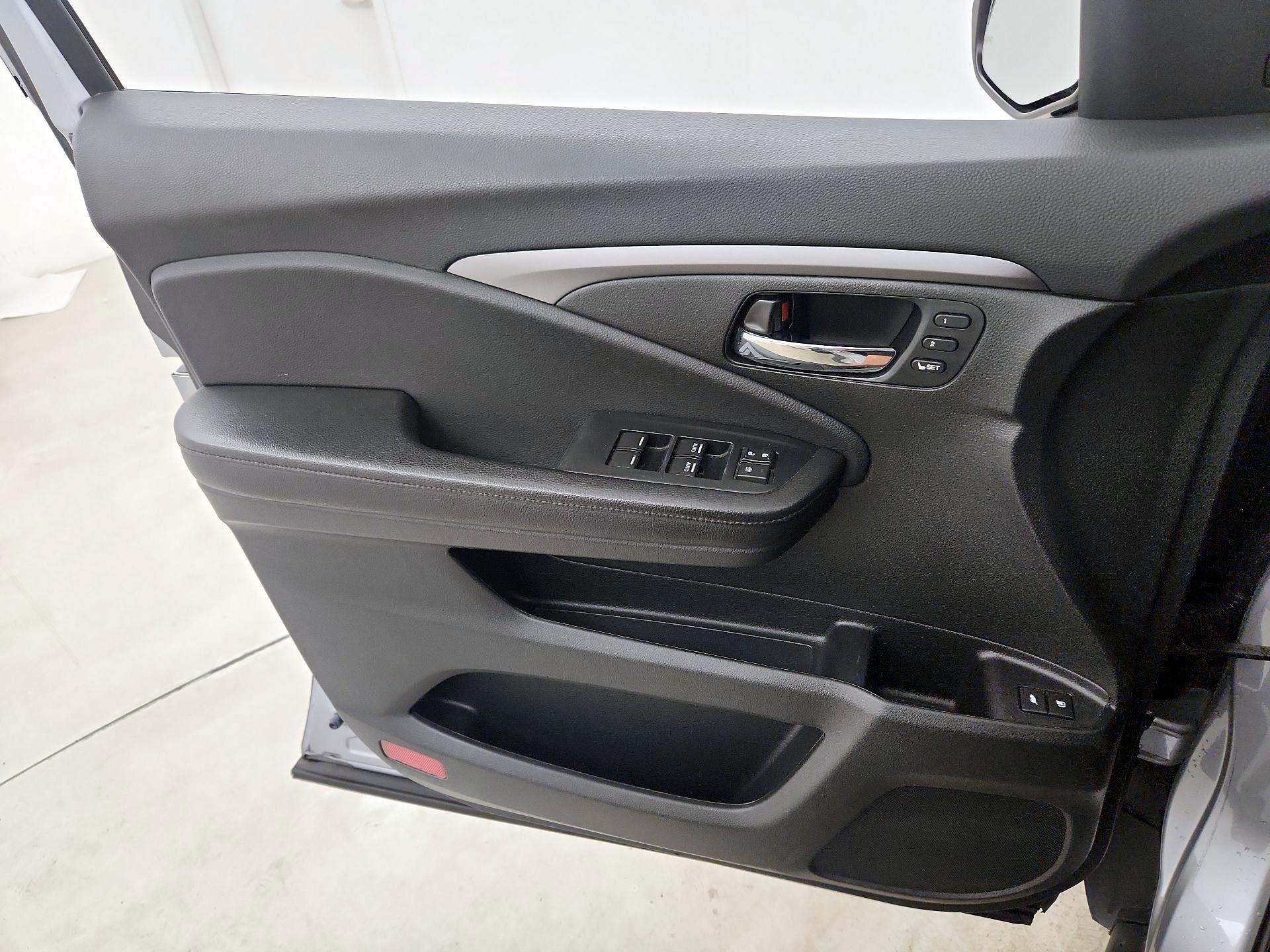 Thumbnail: 2020 Honda Passport - 12