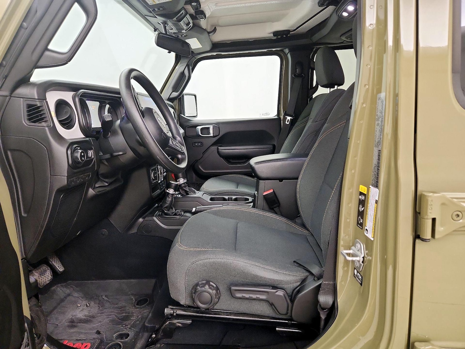 2025 Jeep Gladiator Nighthawk - Photo 12