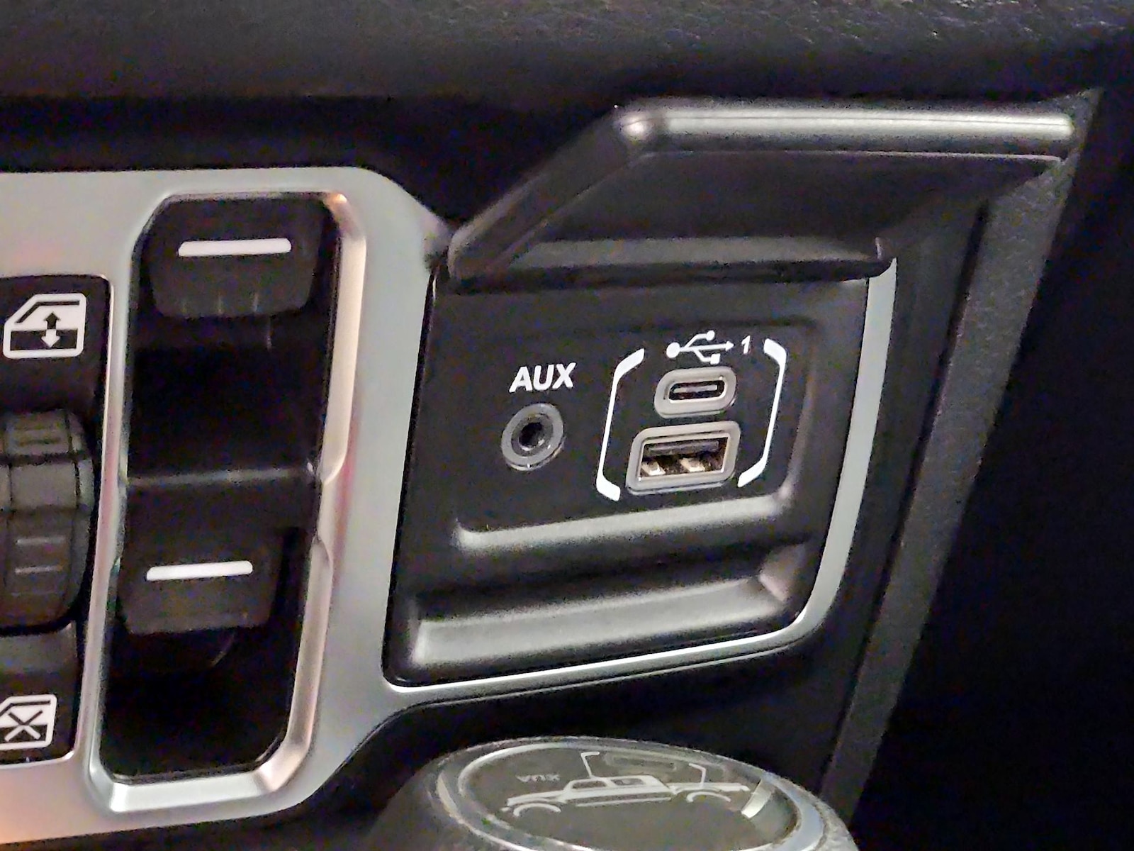 2025 Jeep Gladiator Nighthawk - Photo 19