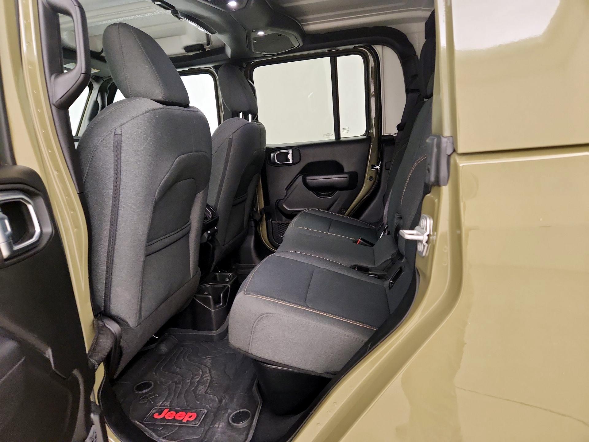 Thumbnail: 2025 Jeep Gladiator - 19