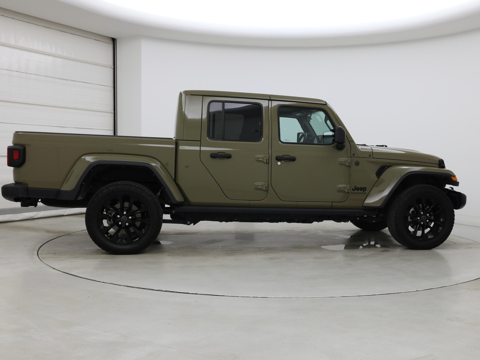 2025 Jeep Gladiator Nighthawk - Photo 8
