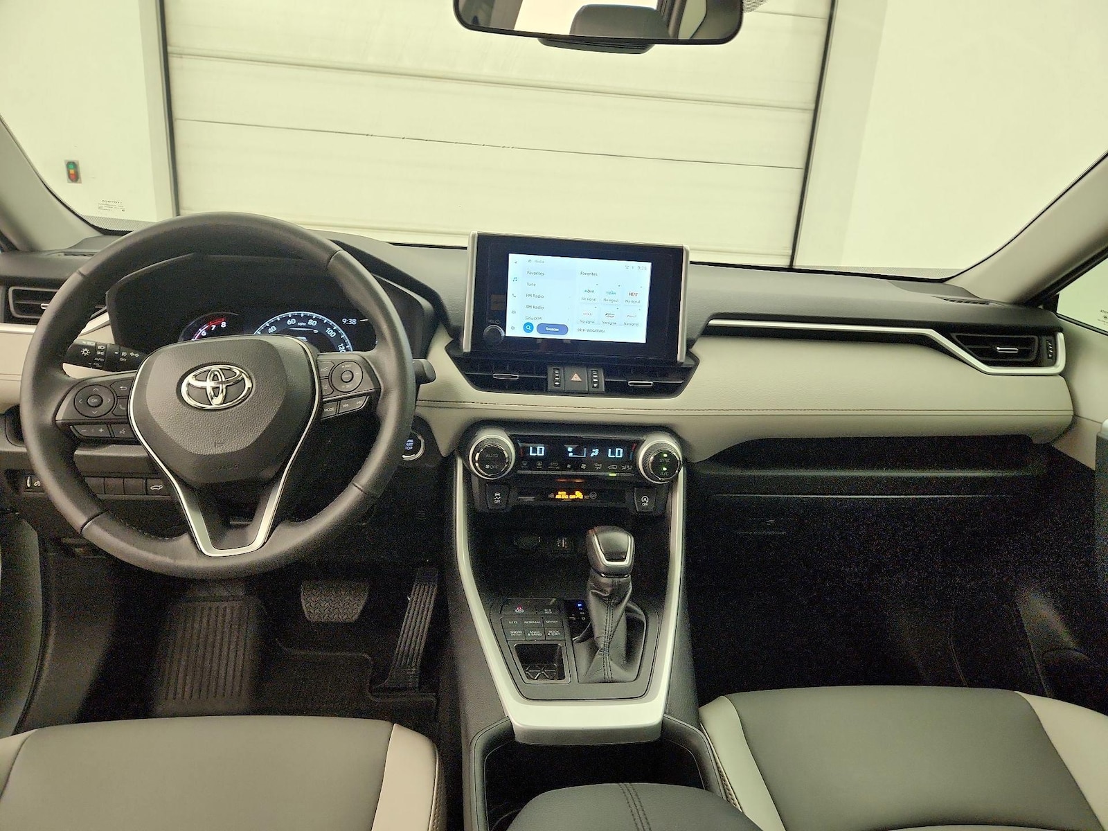 2023 Toyota RAV4 XLE Premium - Photo 10