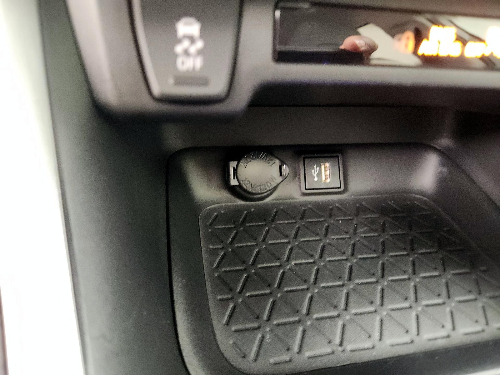 2023 Toyota RAV4 XLE Premium - Photo 19