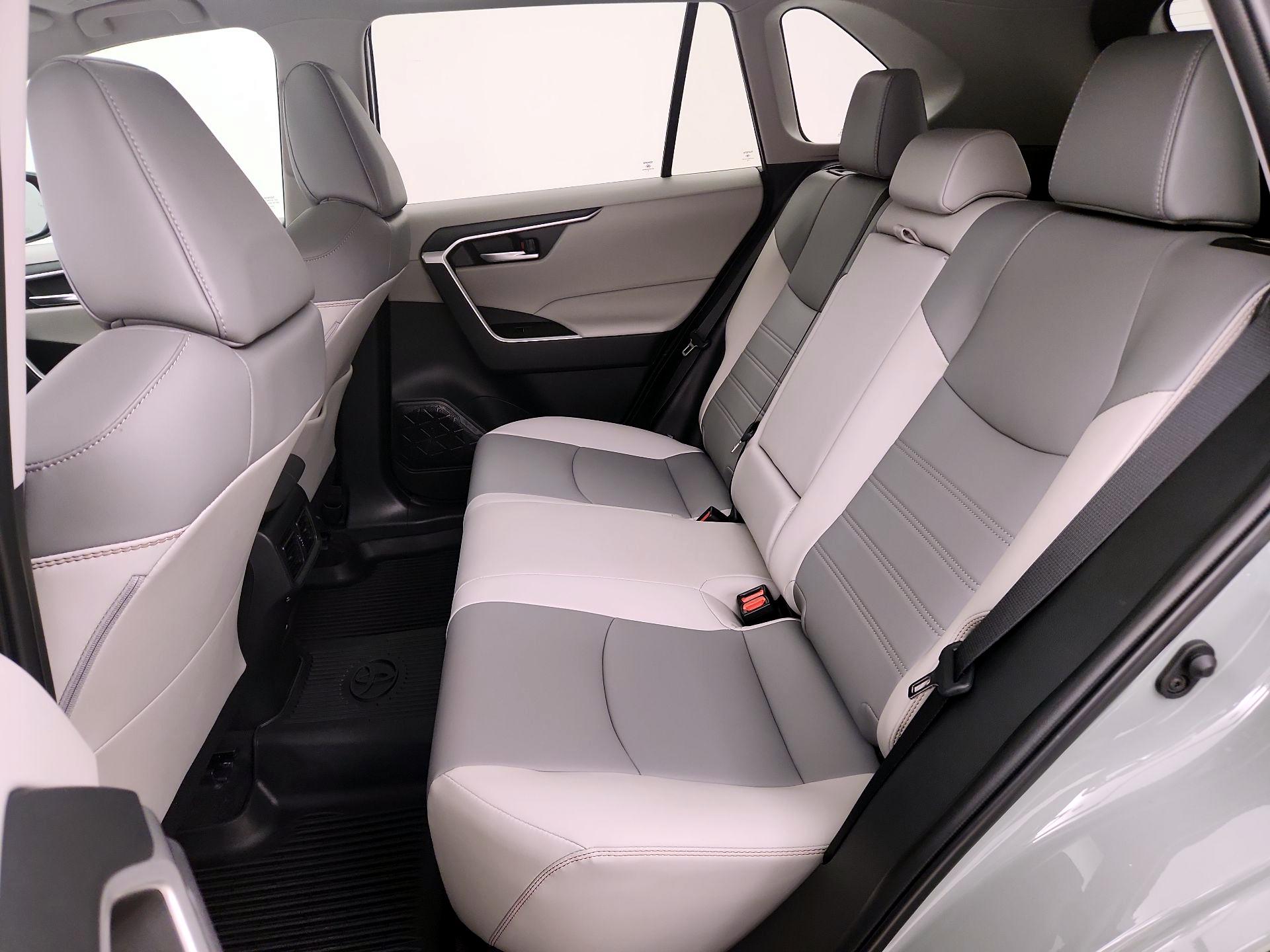 Thumbnail: 2023 Toyota RAV4 - 20