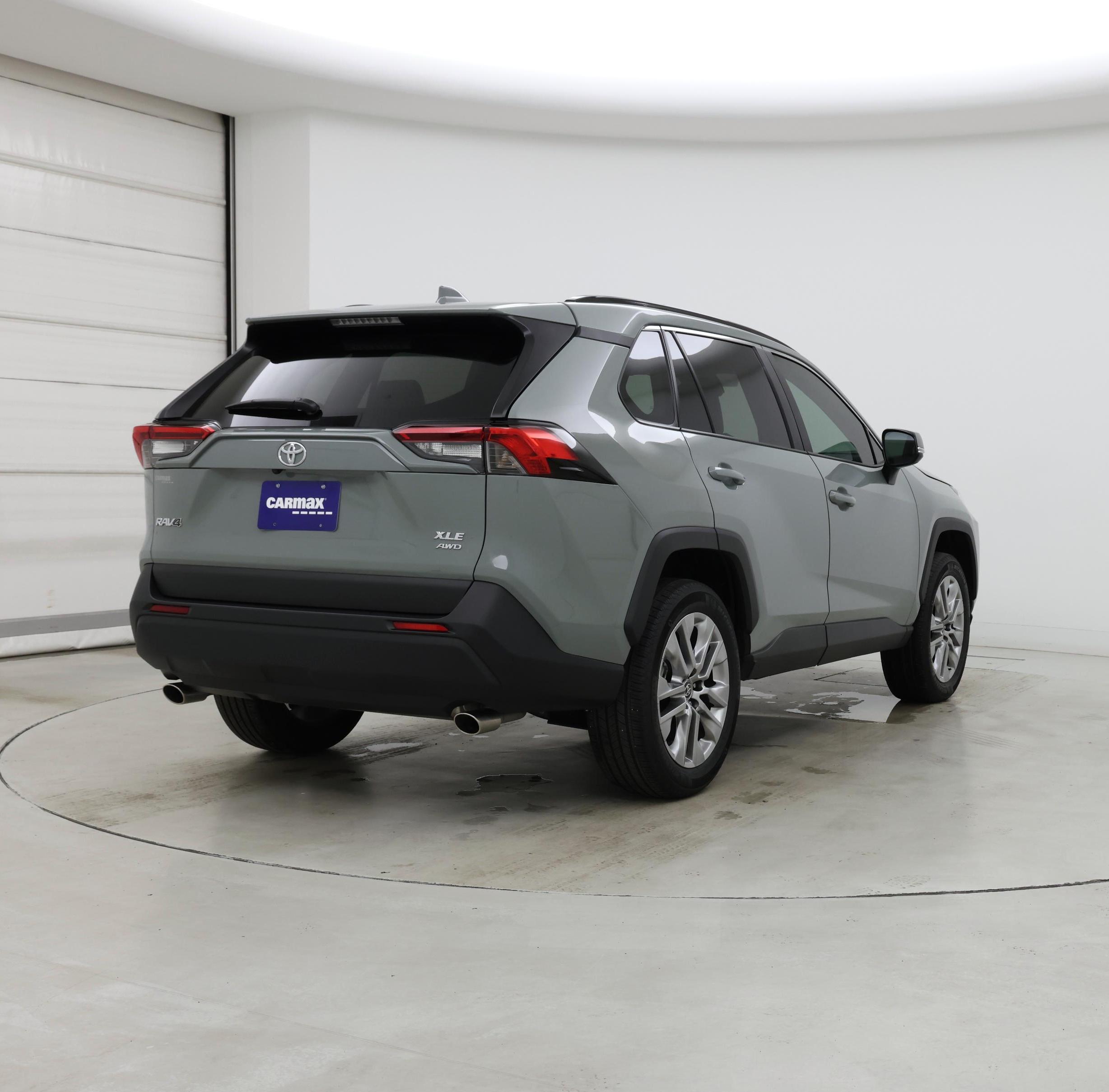 Thumbnail: 2023 Toyota RAV4 - 8