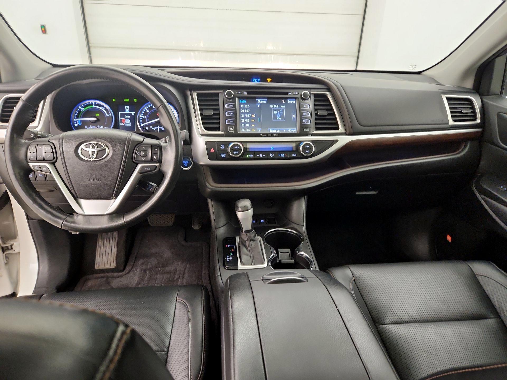Thumbnail: 2015 Toyota Highlander - 9