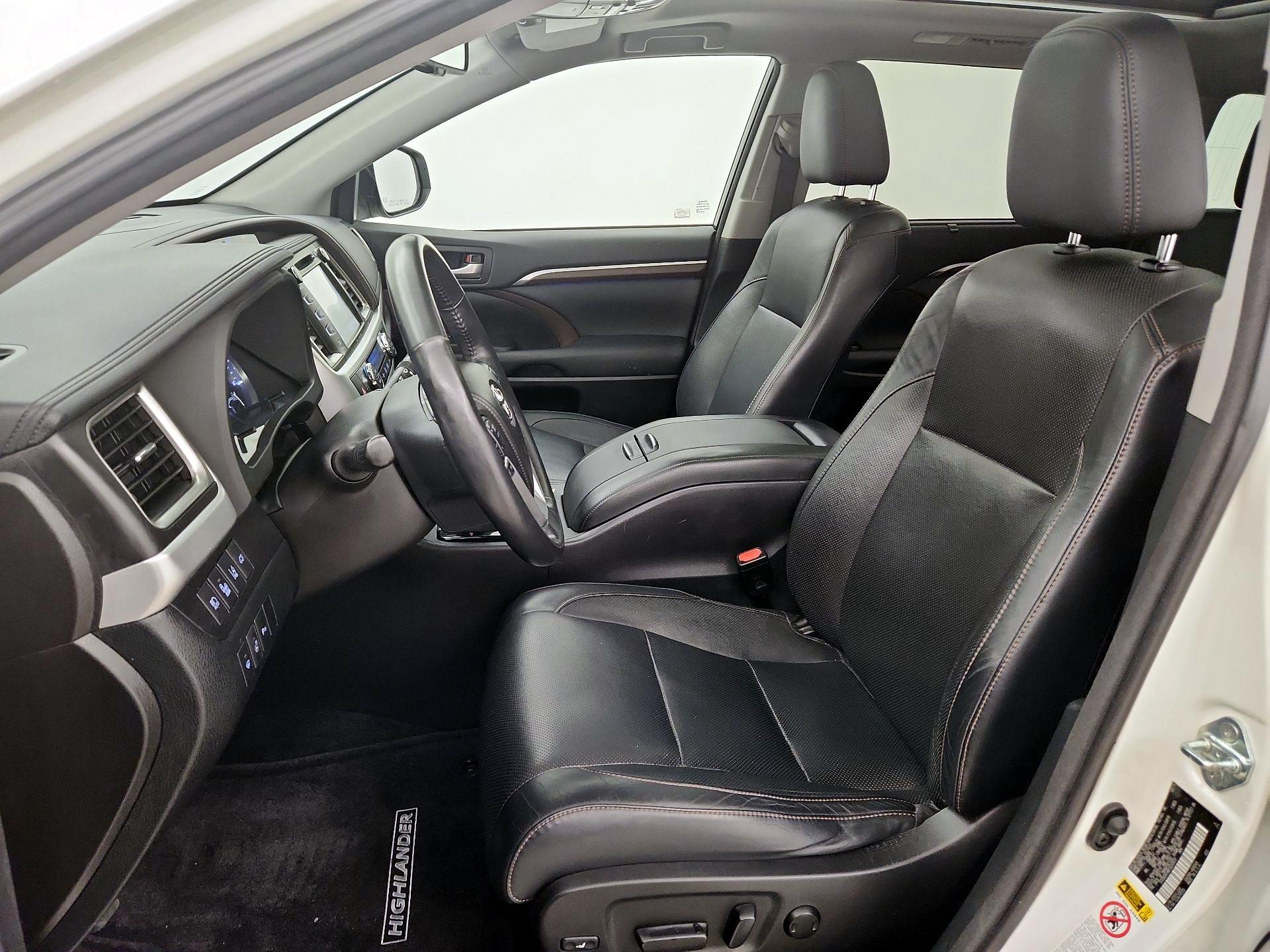 Thumbnail: 2015 Toyota Highlander - 11
