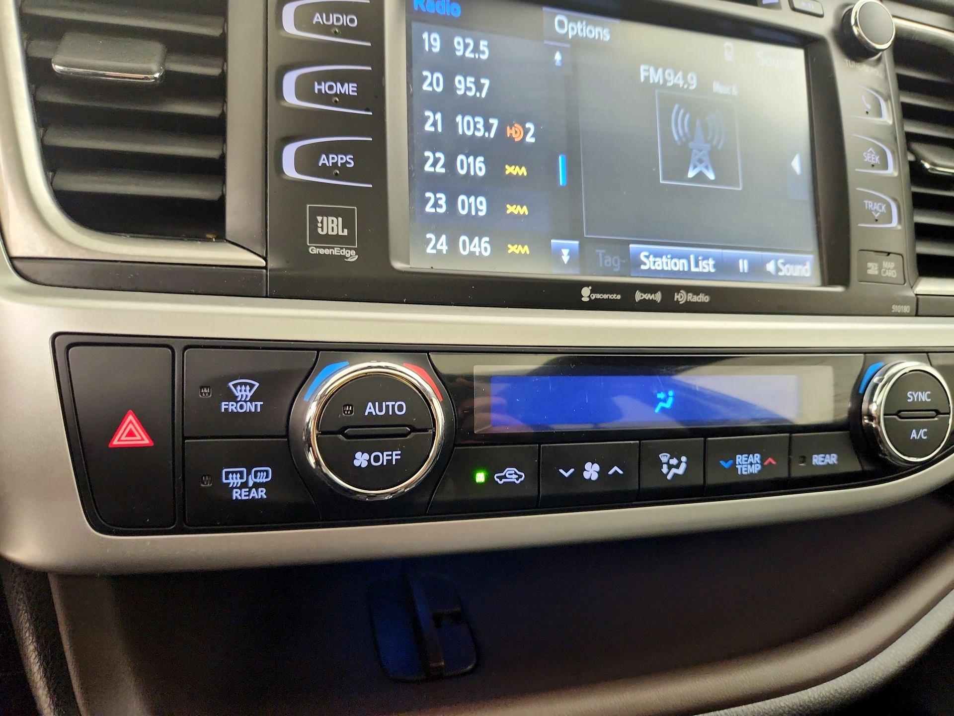 Thumbnail: 2015 Toyota Highlander - 16